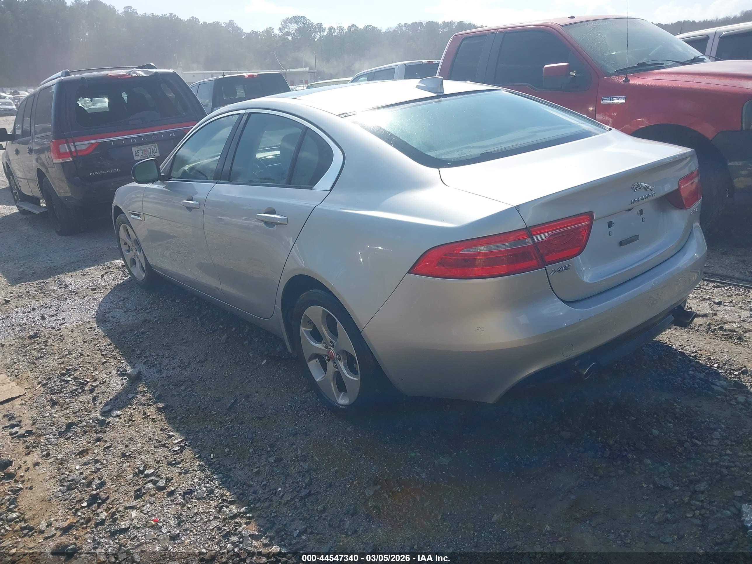 JAGUAR XE image 3