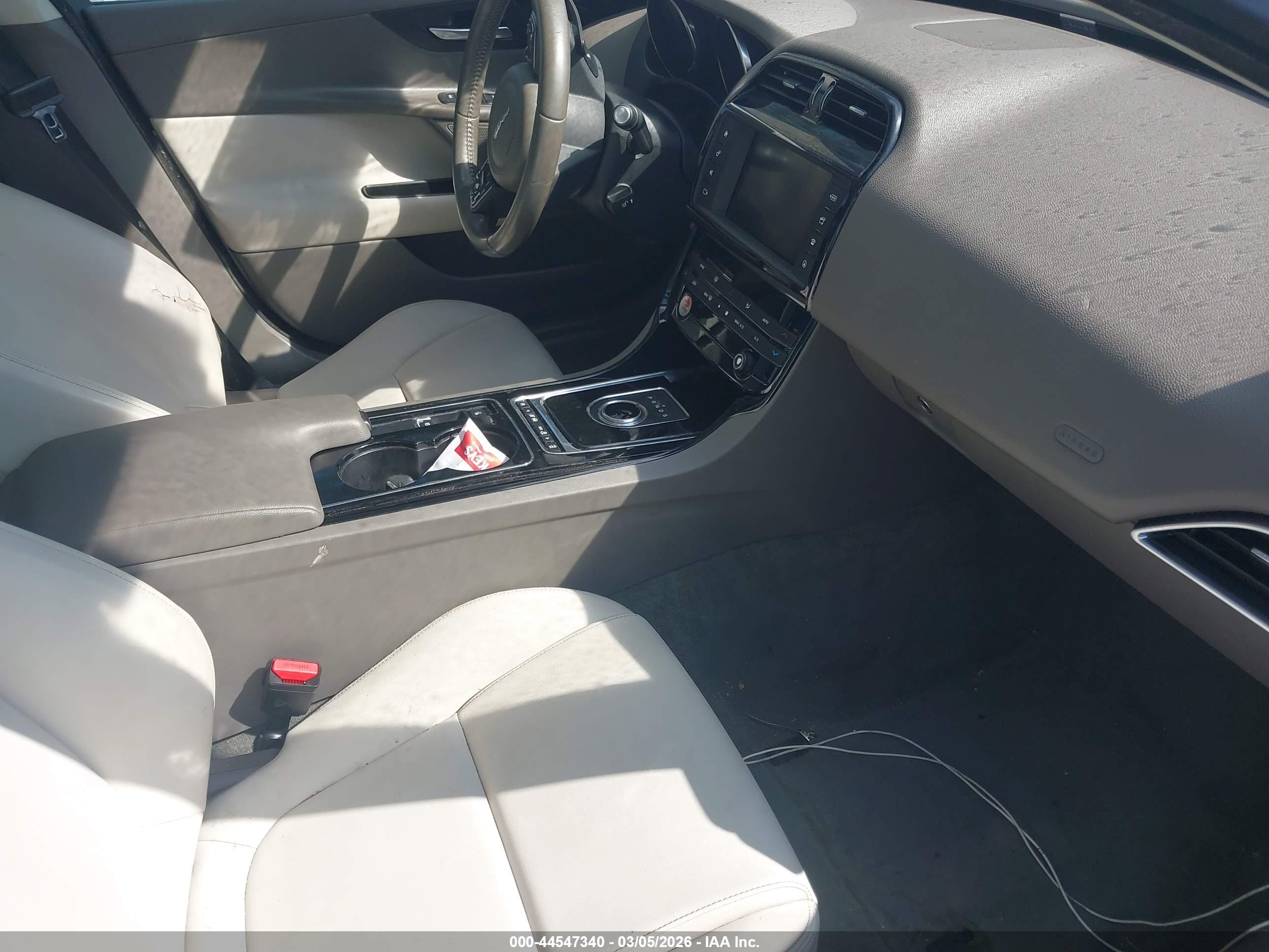 JAGUAR XE image 5
