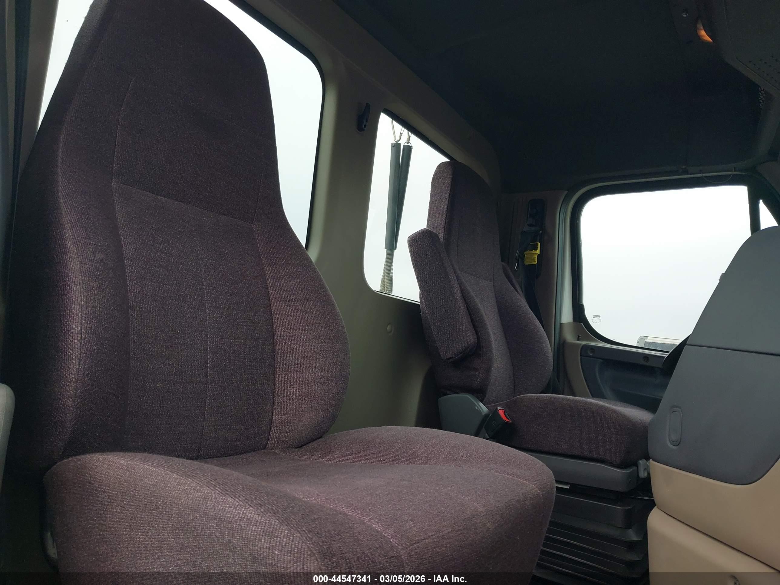 FREIGHTLINER CASCADIA image 7