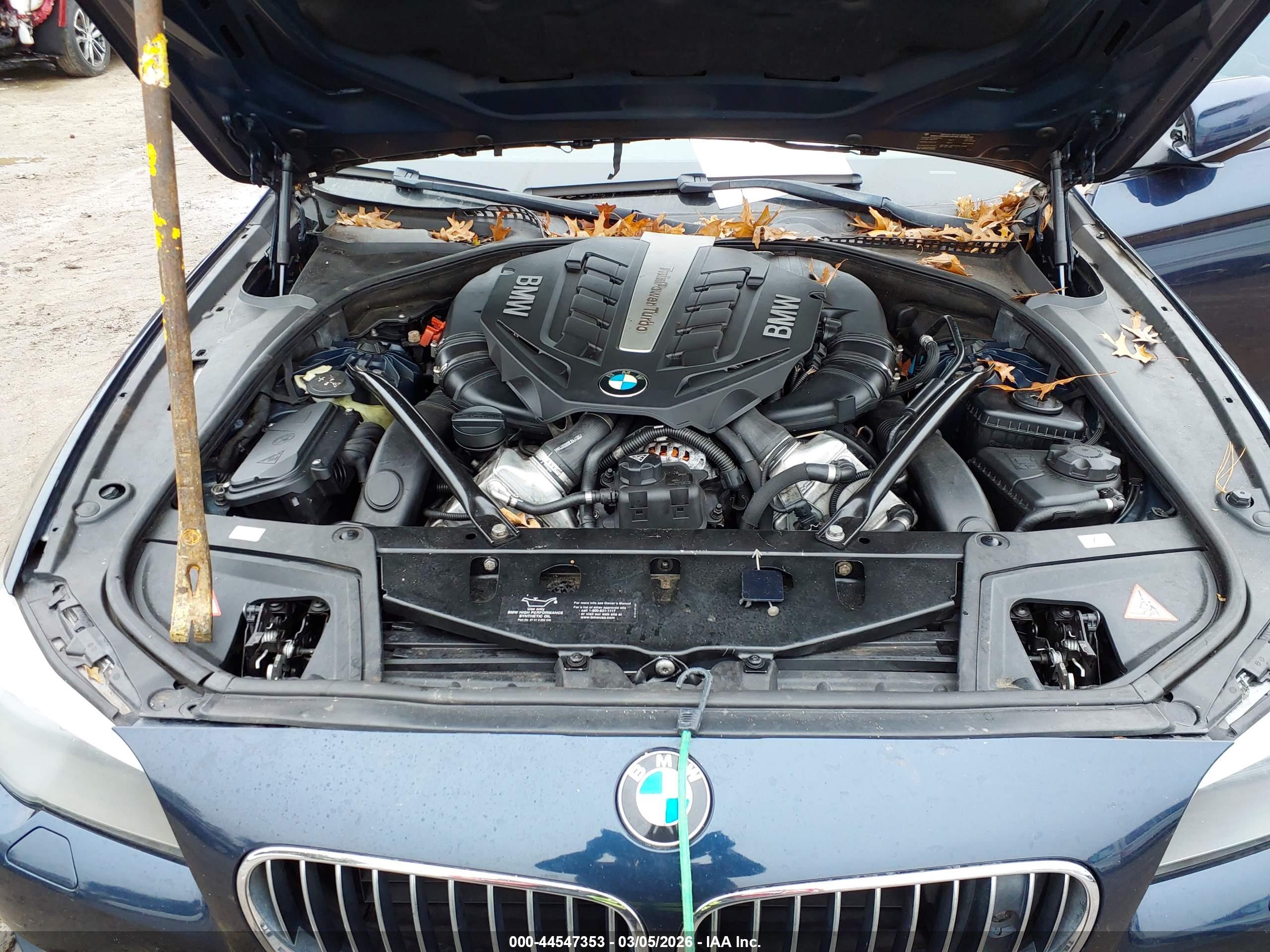 BMW 550I image 10
