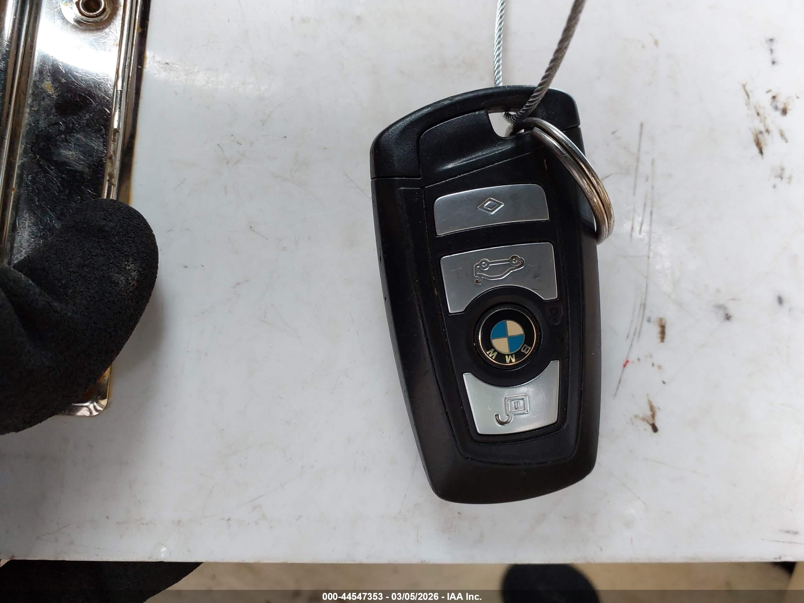 BMW 550I image 11