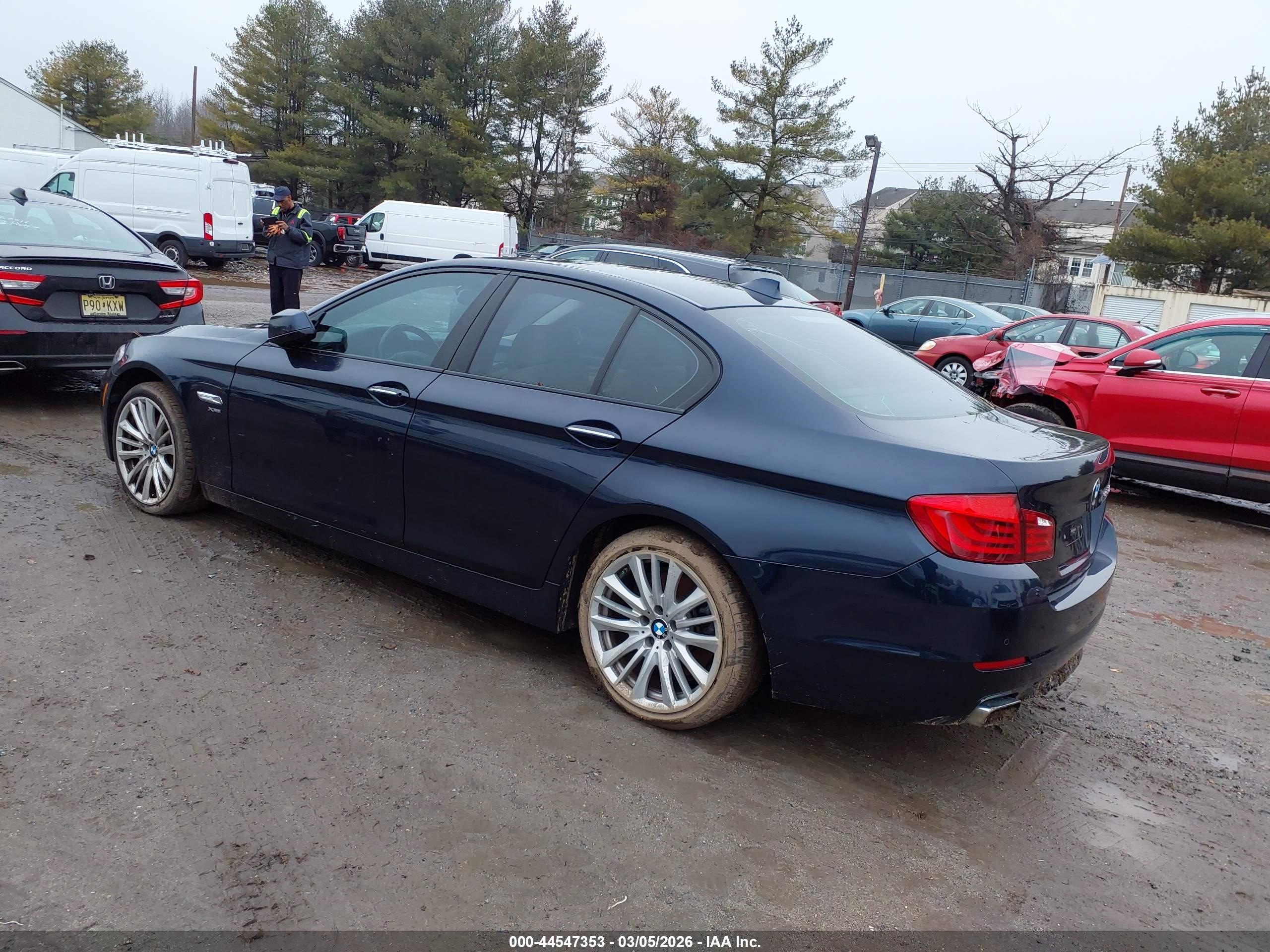BMW 550I image 3