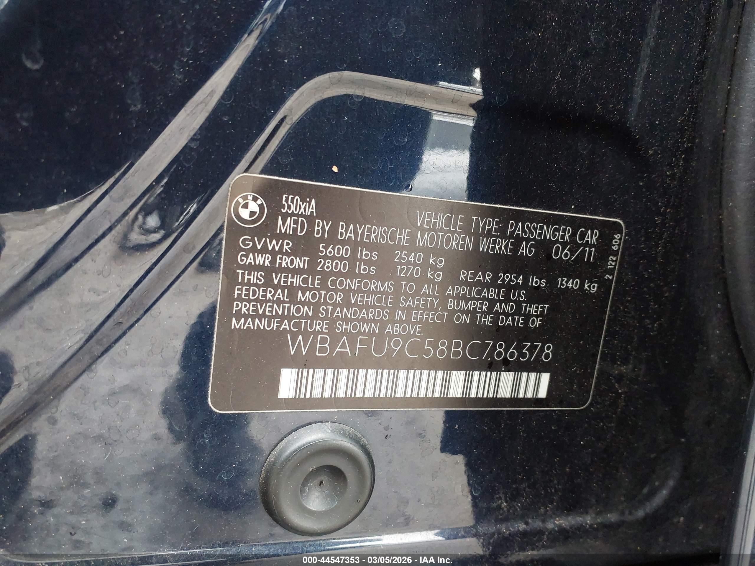BMW 550I image 9