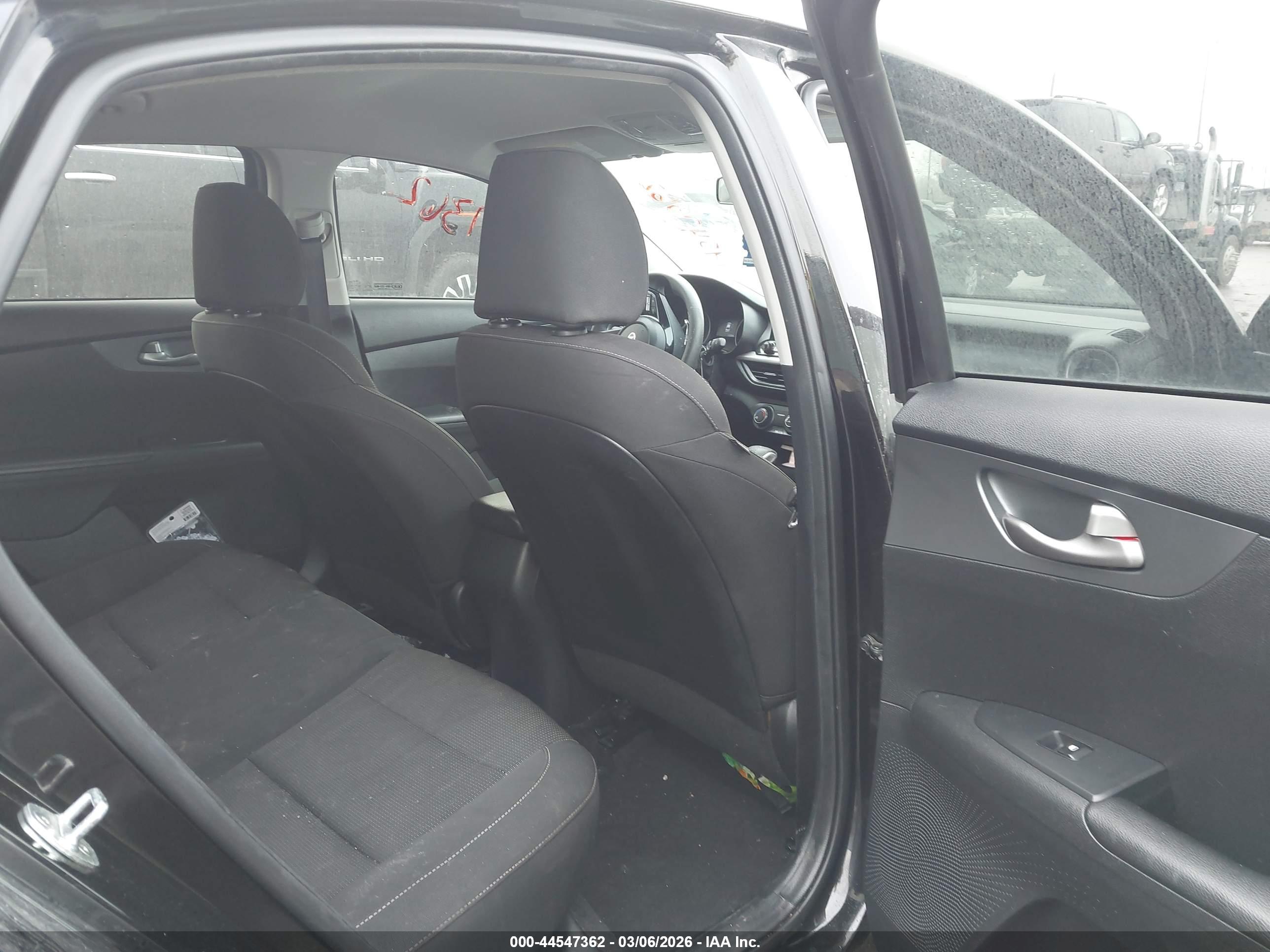 KIA FORTE image 8