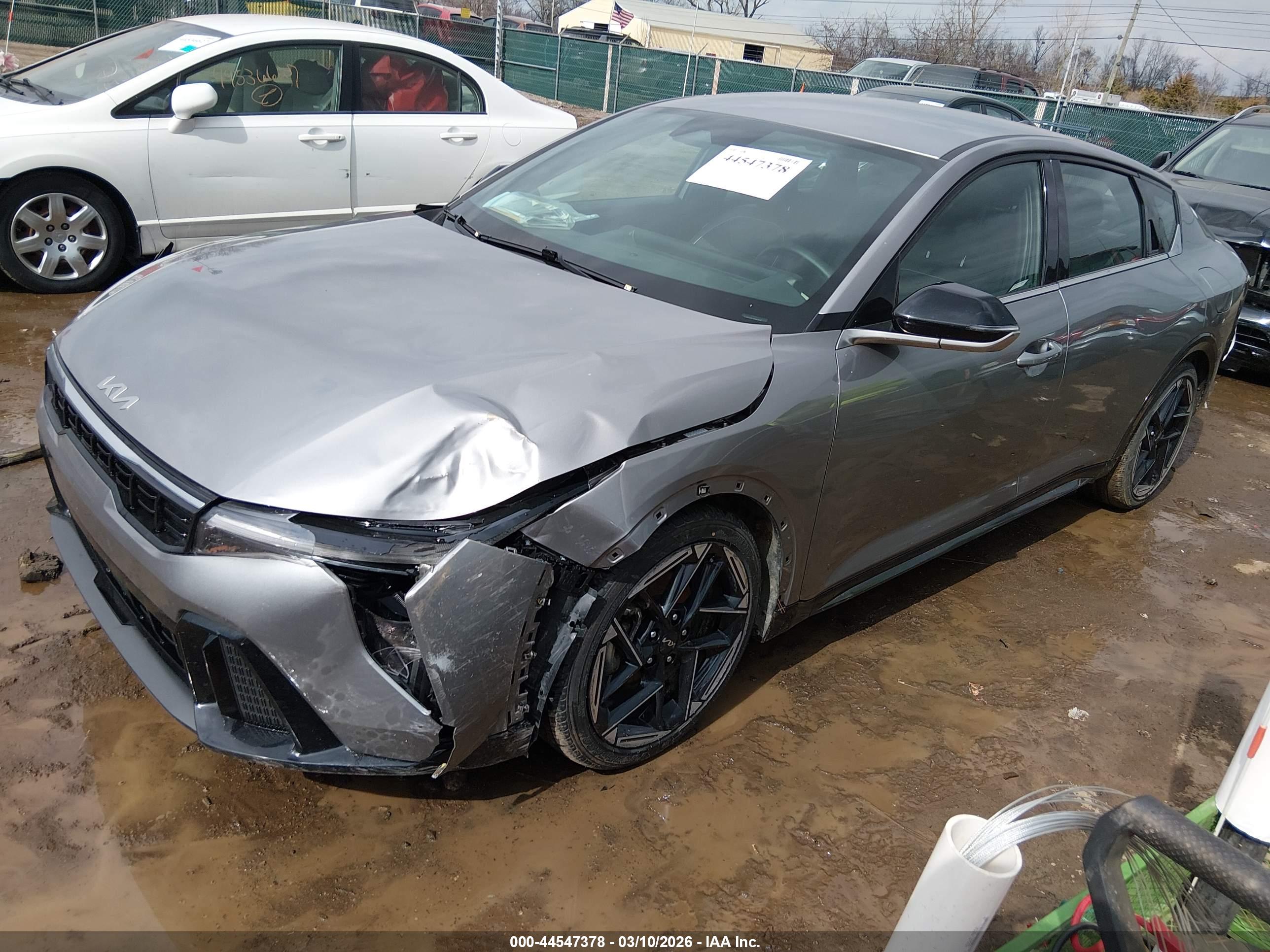KIA K4 image 2