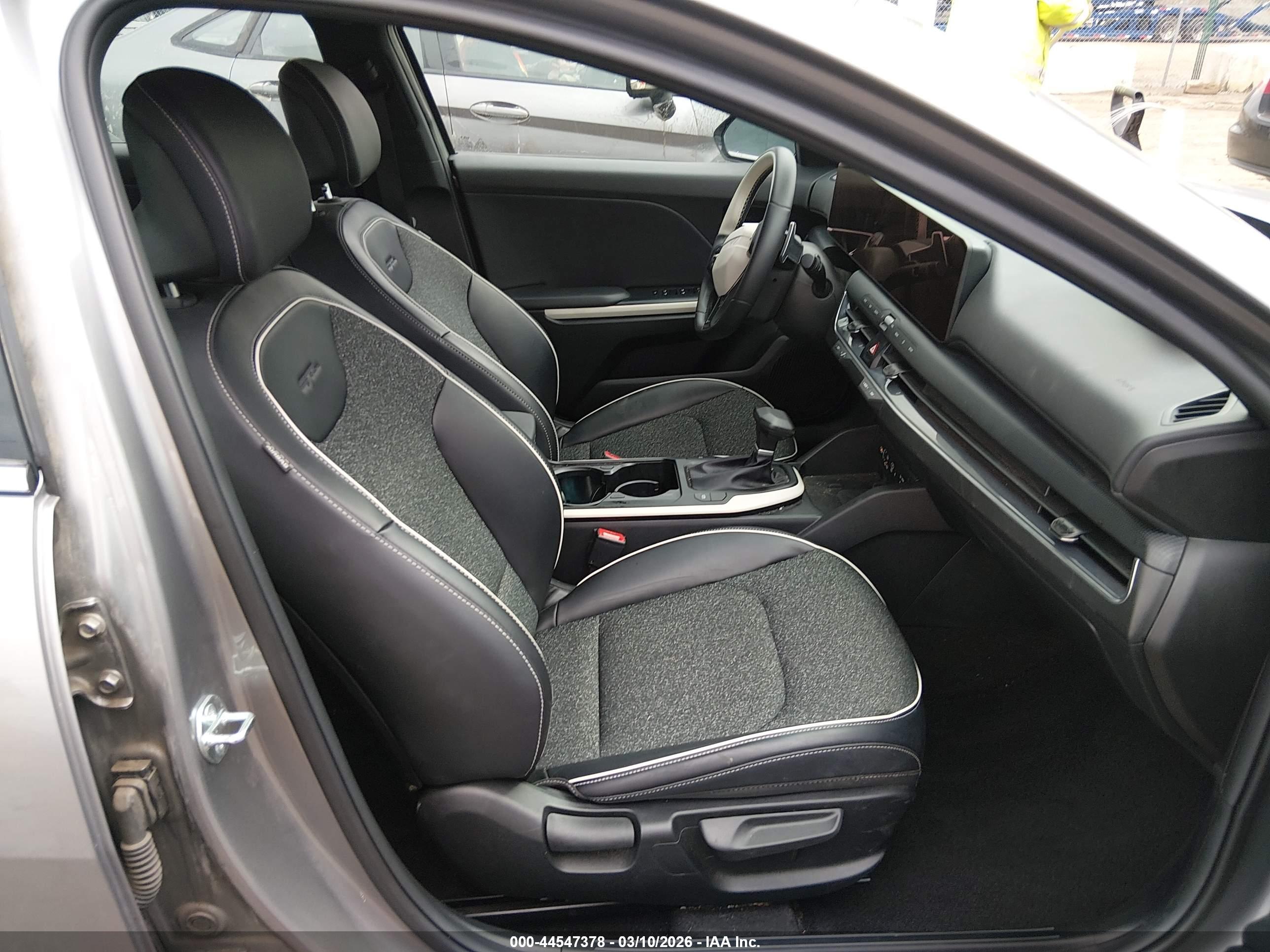 KIA K4 image 5
