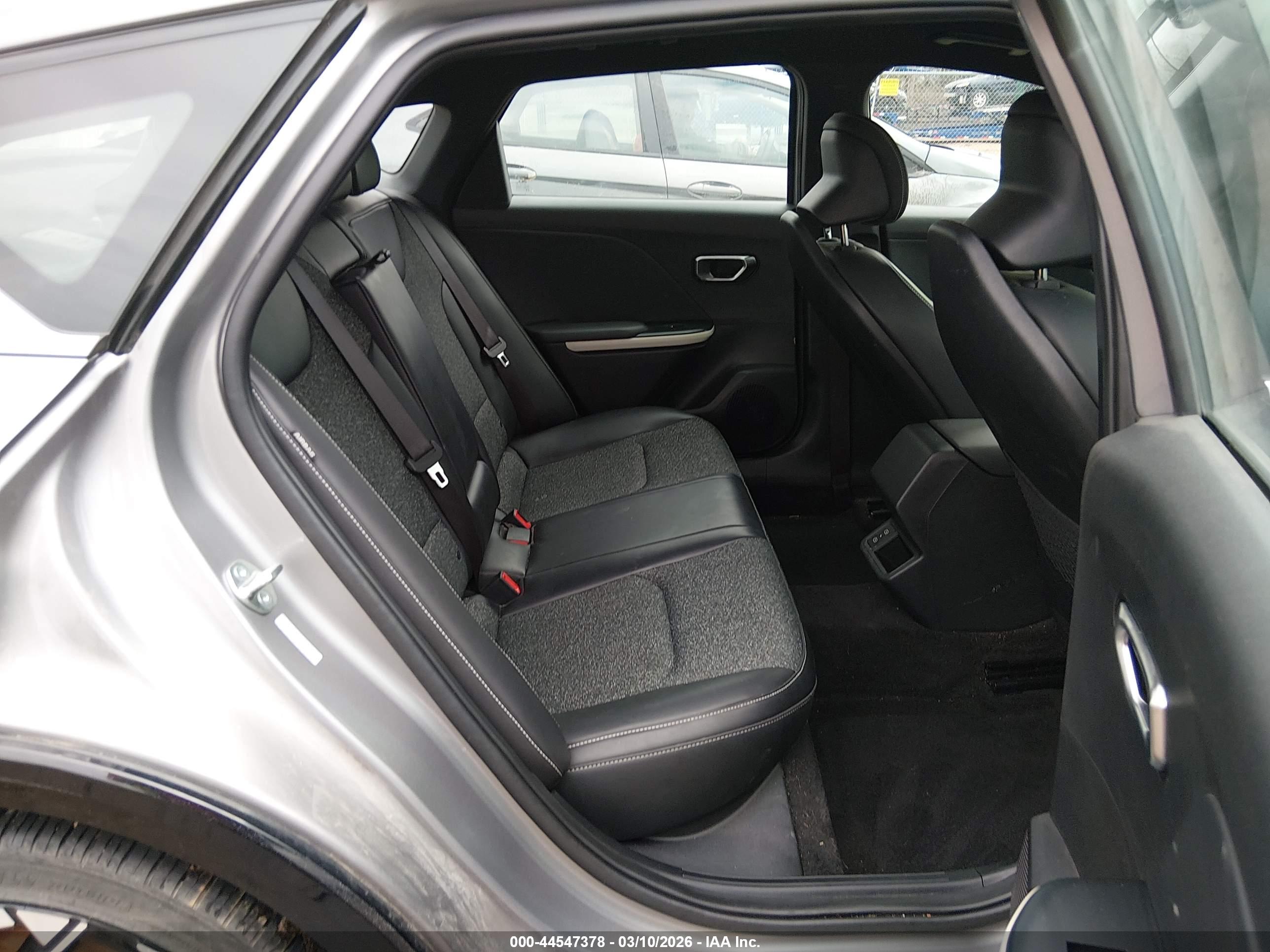 KIA K4 image 8