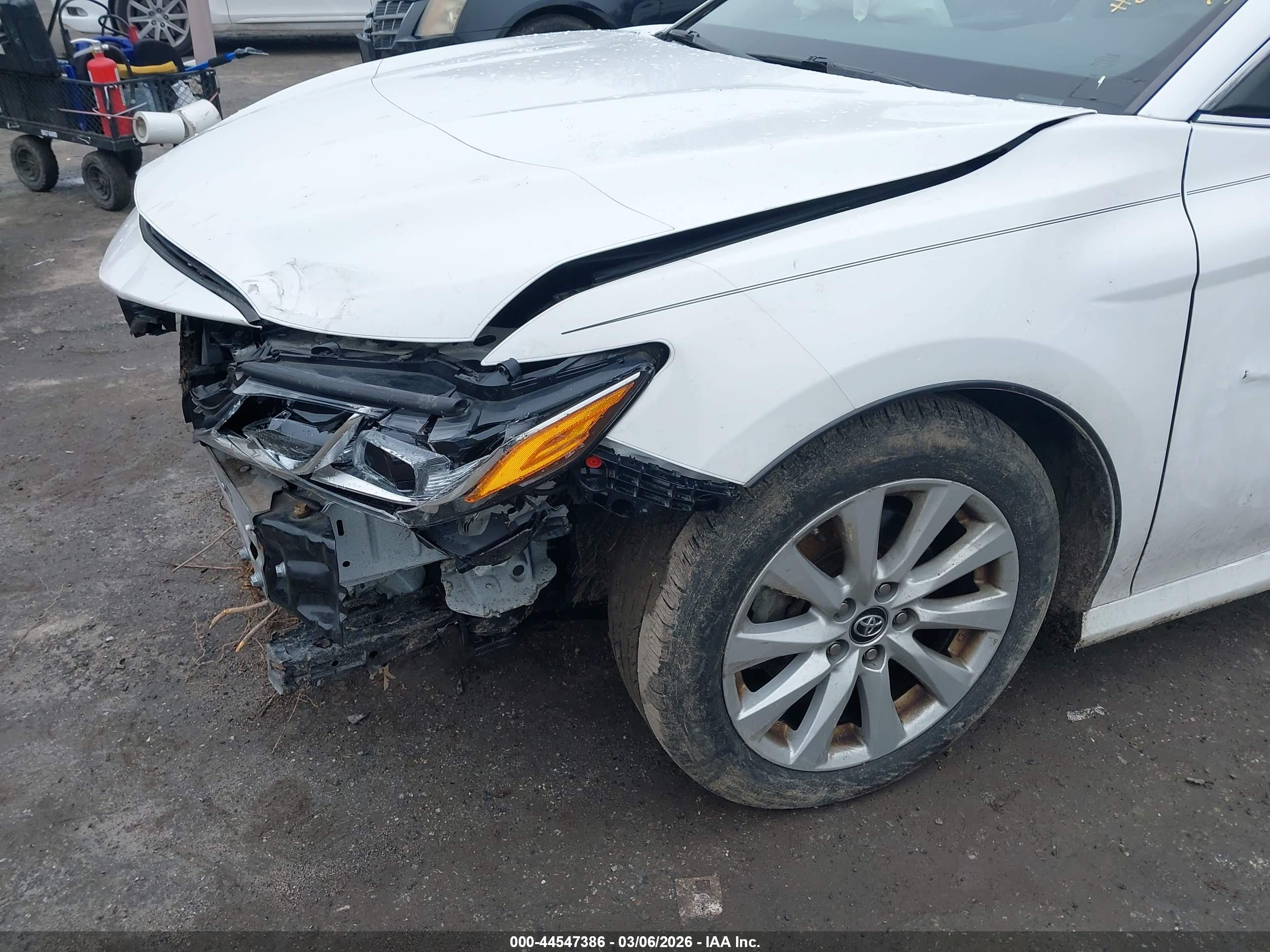 TOYOTA CAMRY image 6