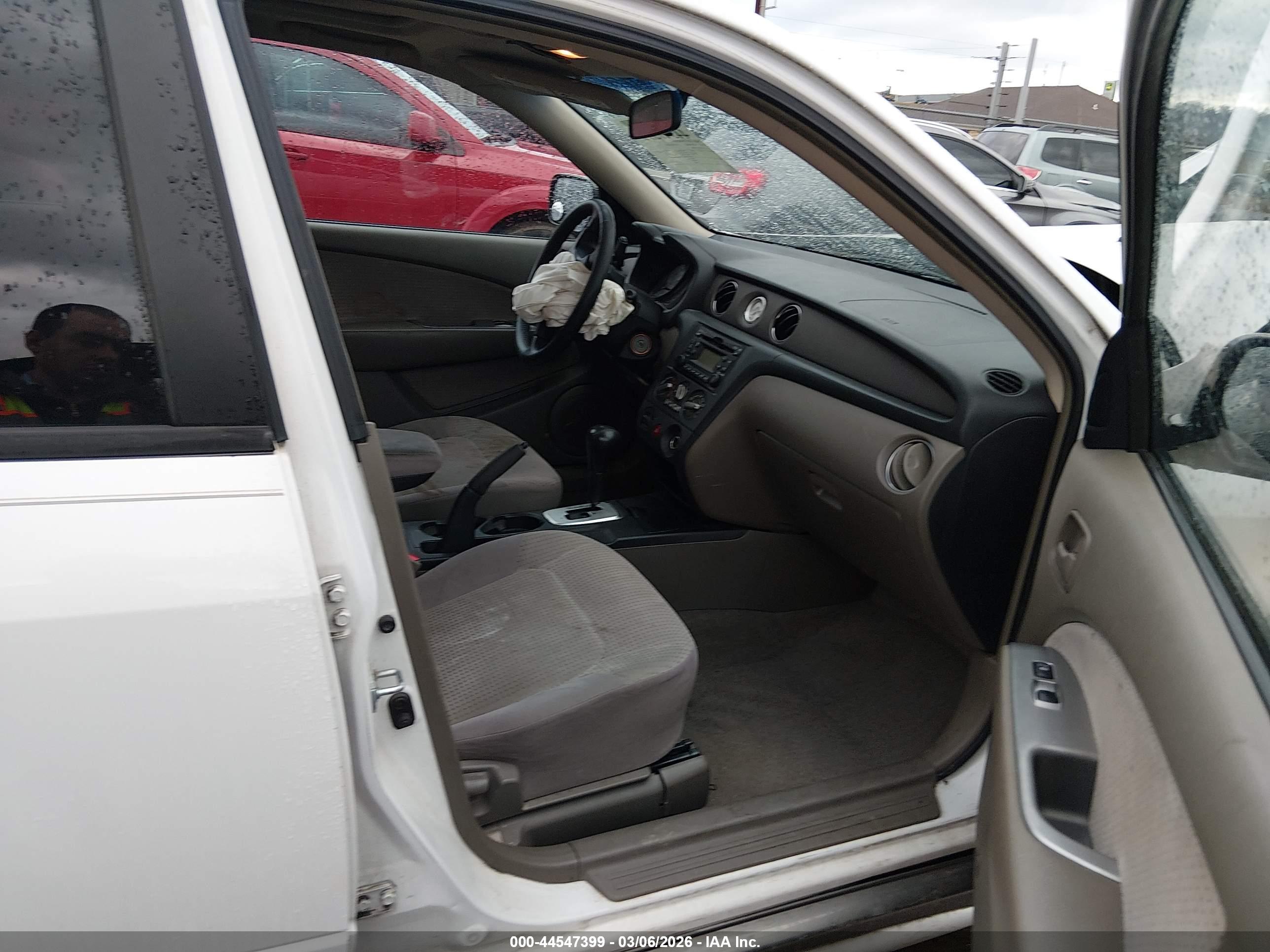 MITSUBISHI OUTLANDER image 5