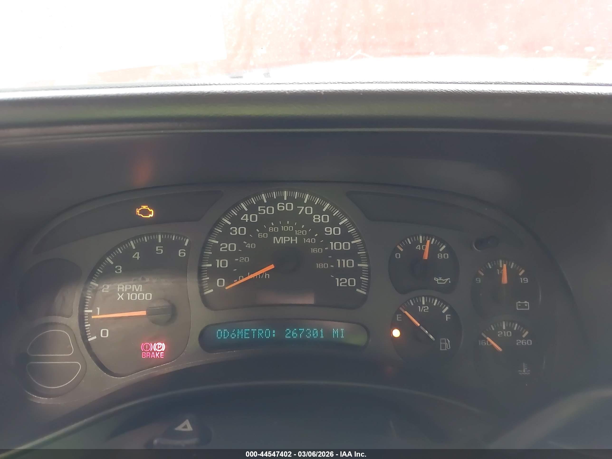 CHEVROLET SILVERADO image 7