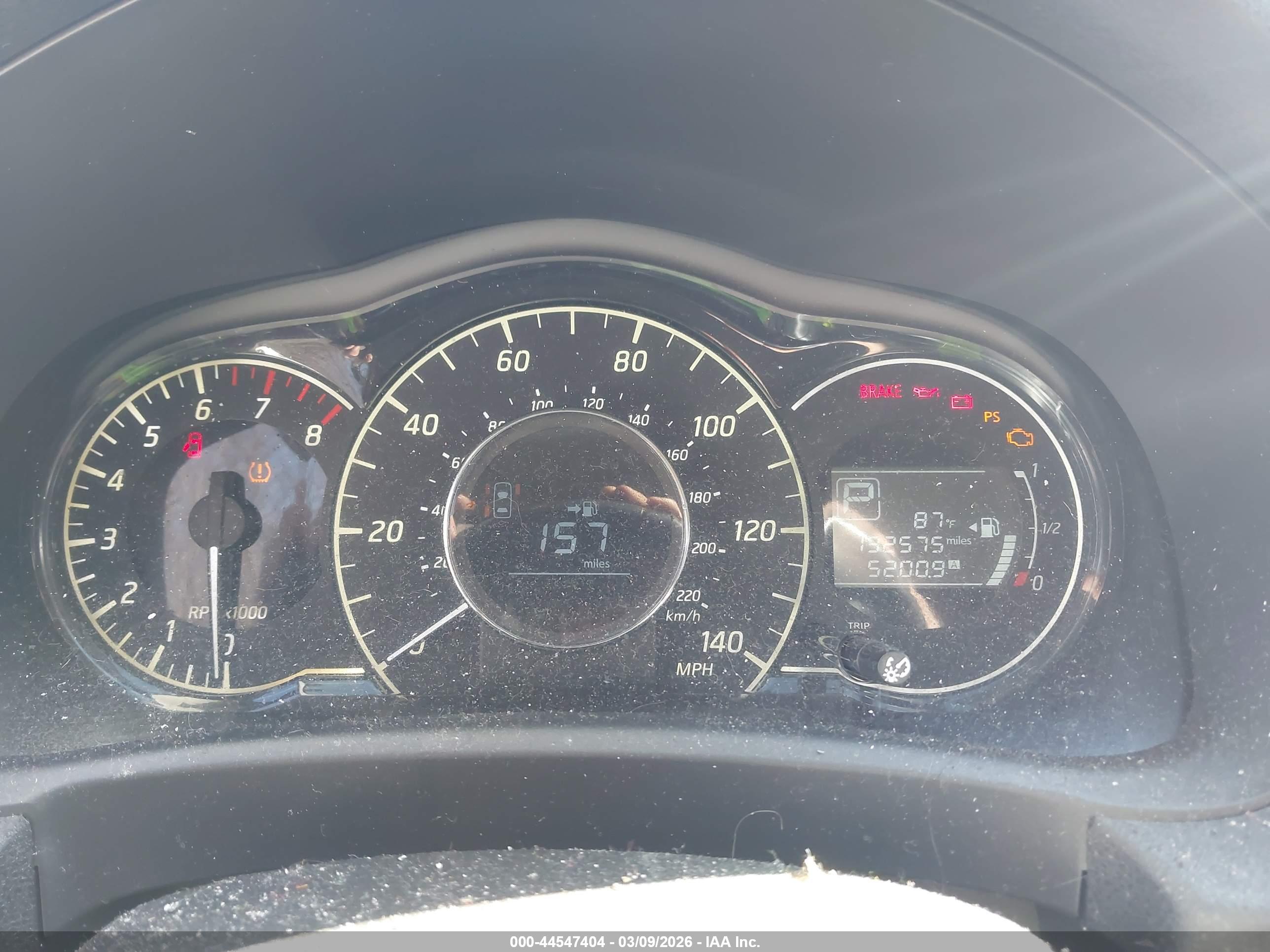 NISSAN VERSA image 7