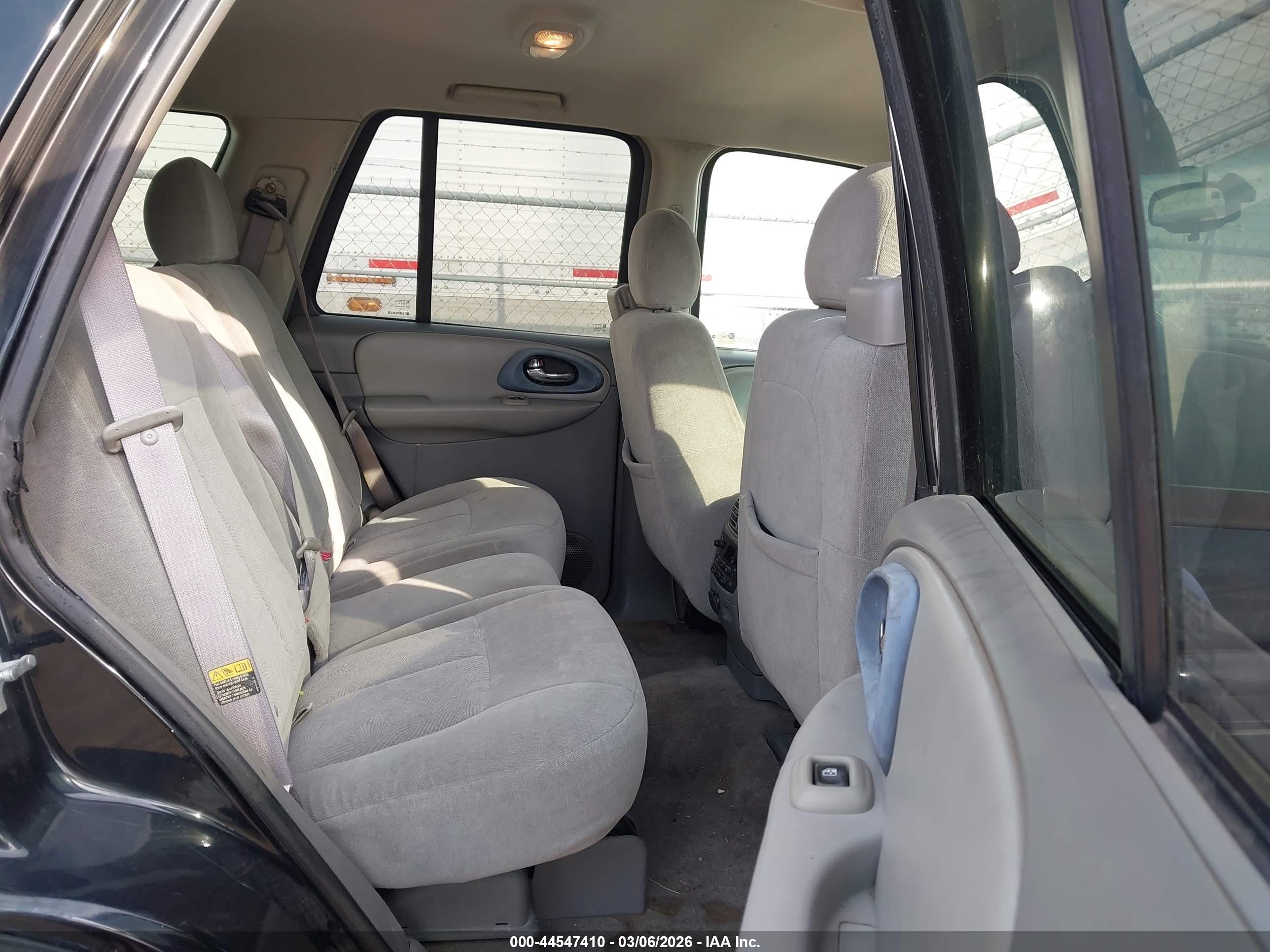 CHEVROLET TRAILBLAZER image 8