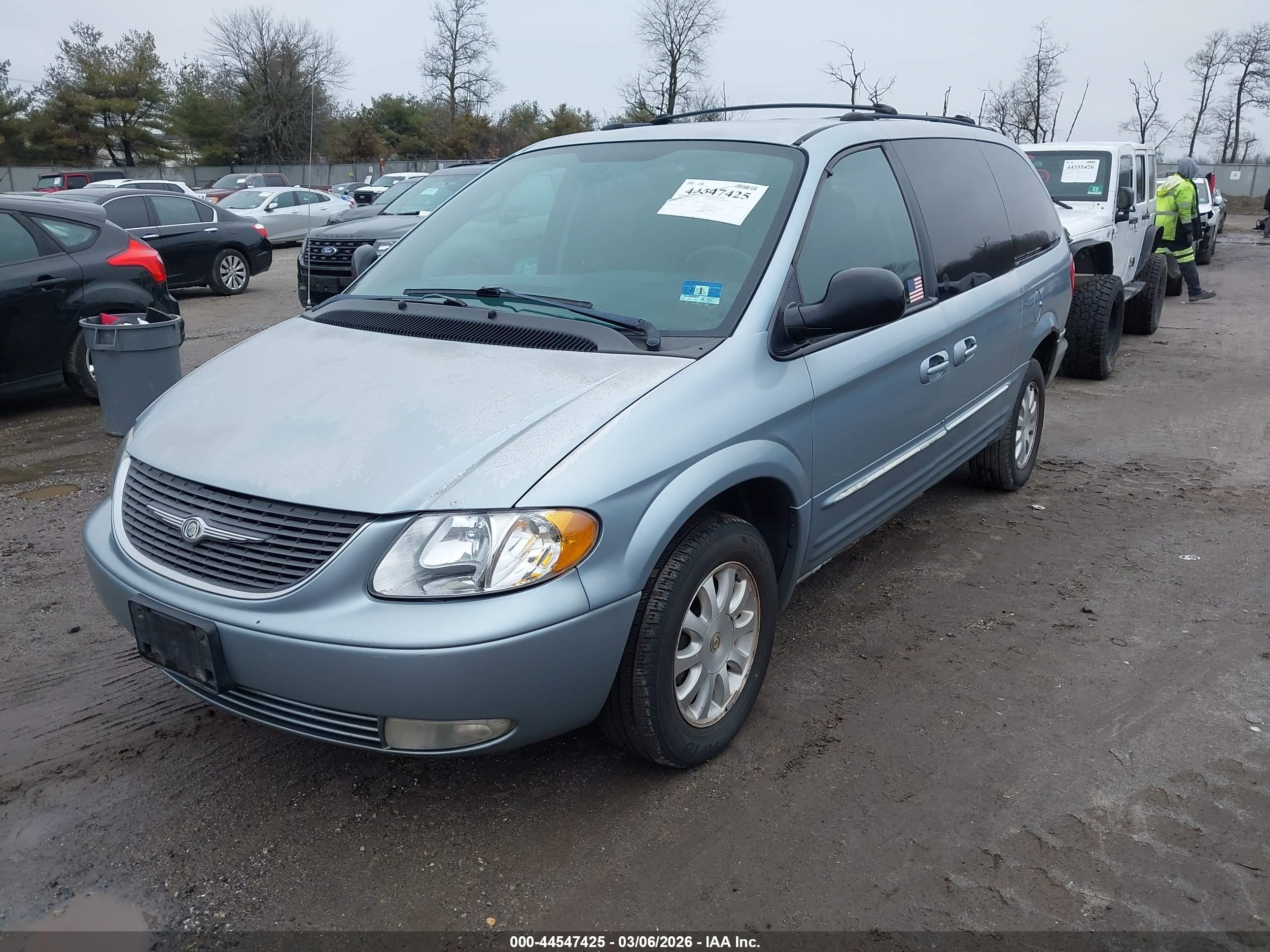 CHRYSLER TOWN image 2
