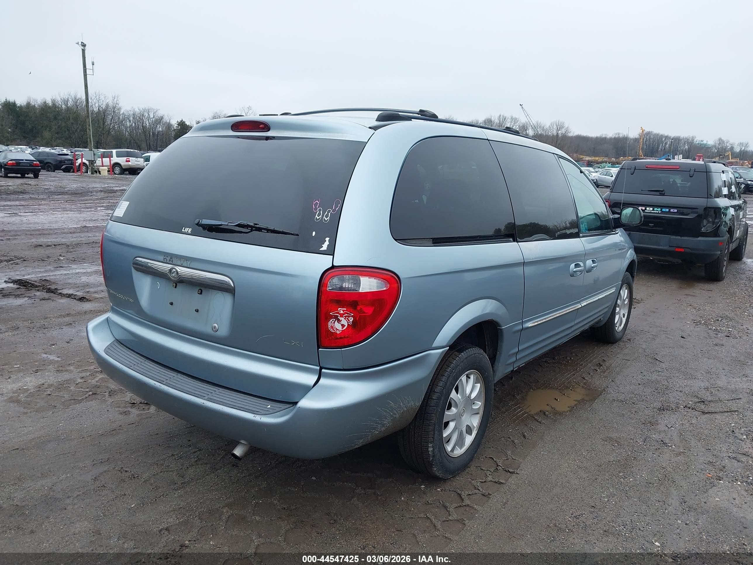 CHRYSLER TOWN image 4