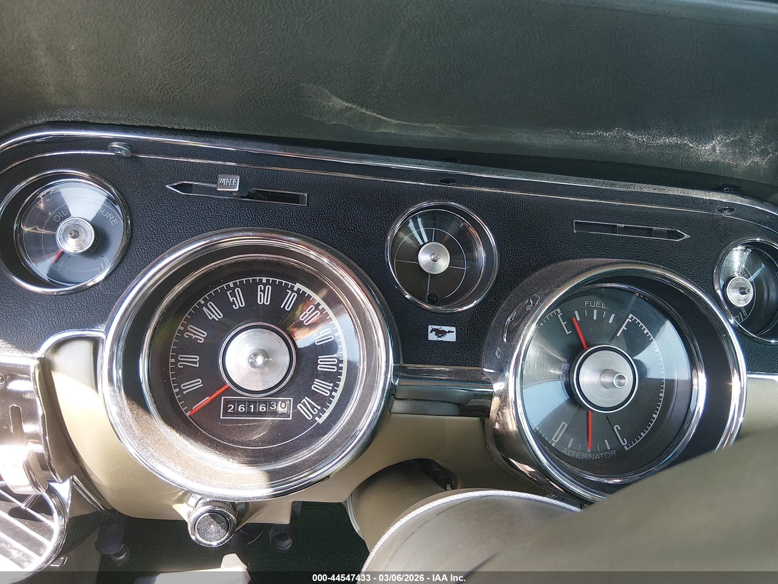 FORD MUSTANG image 7