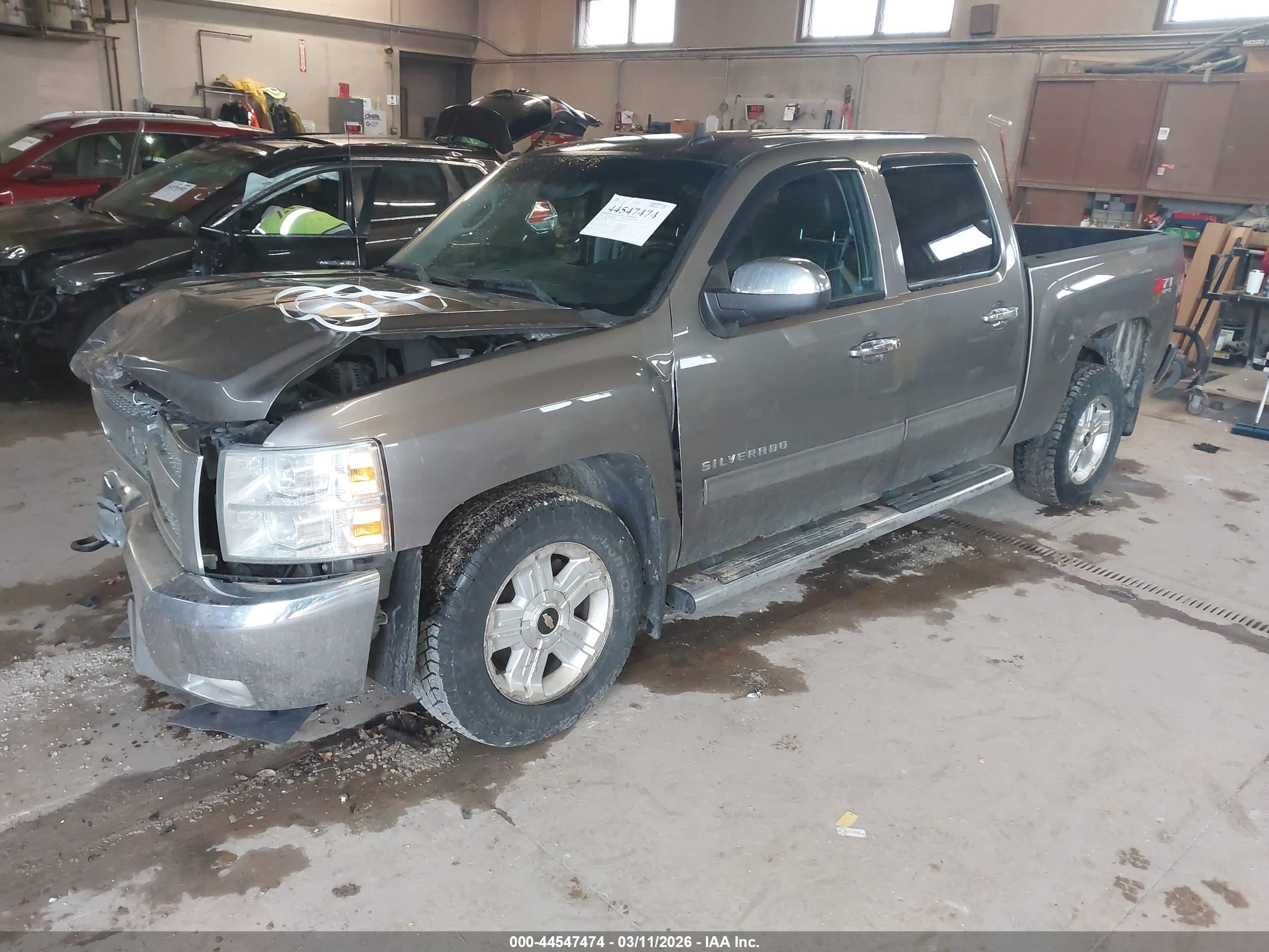 CHEVROLET SILVERADO image 2