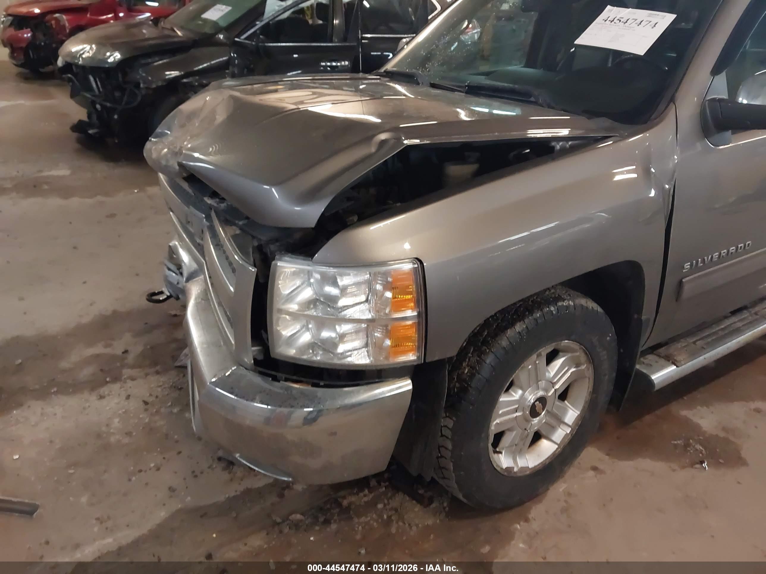 CHEVROLET SILVERADO image 6