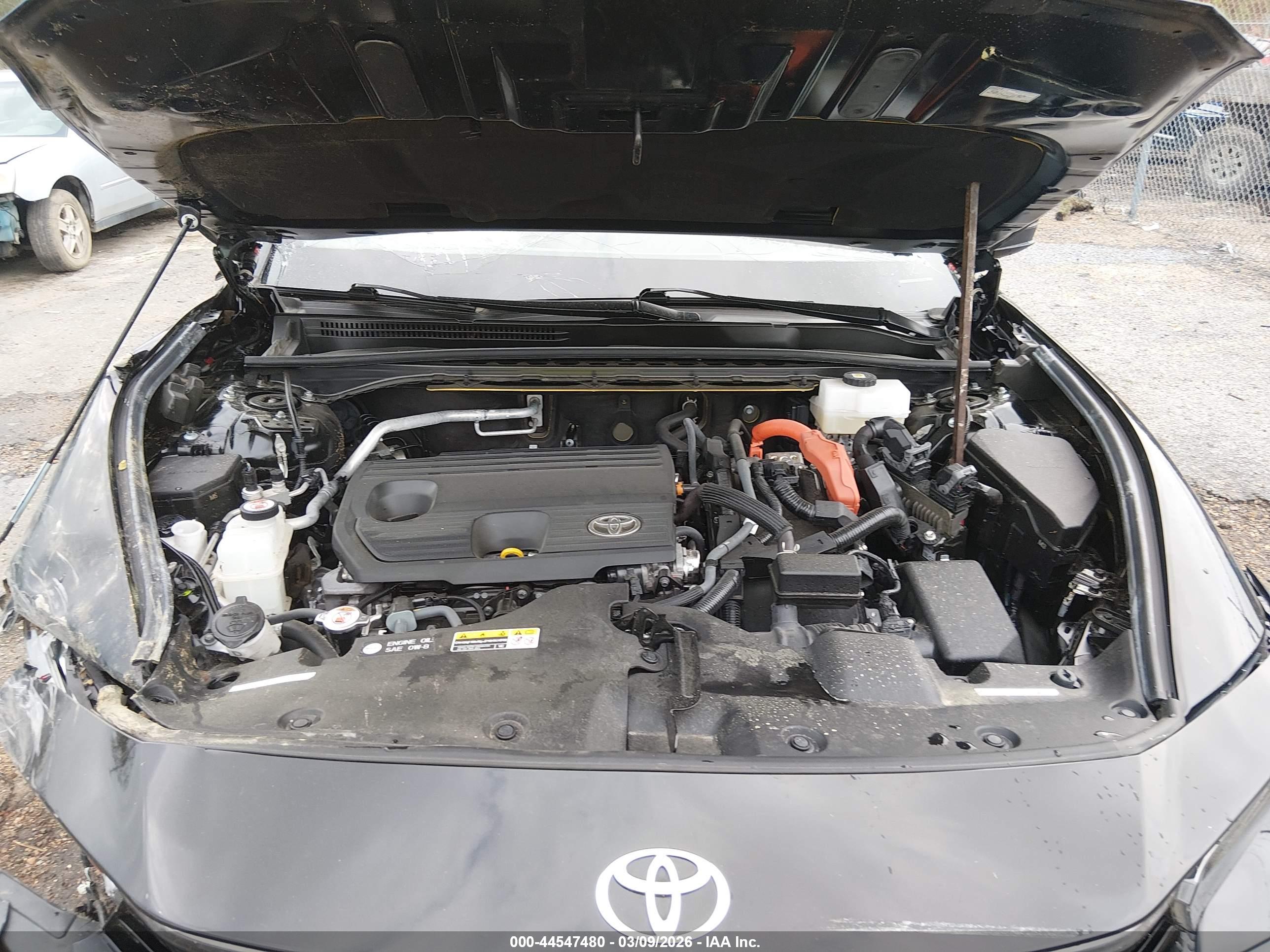 TOYOTA CROWN image 10