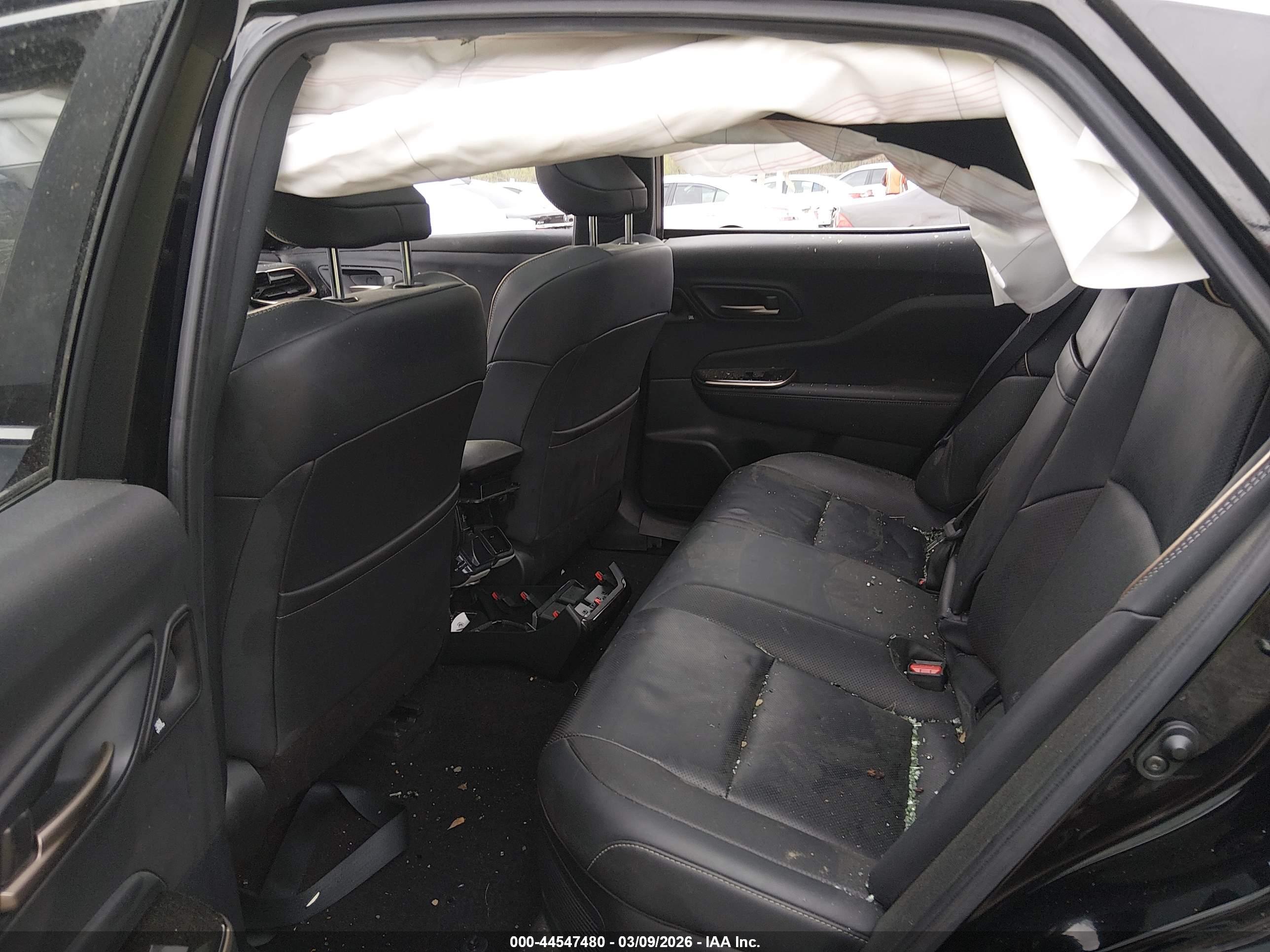 TOYOTA CROWN image 8