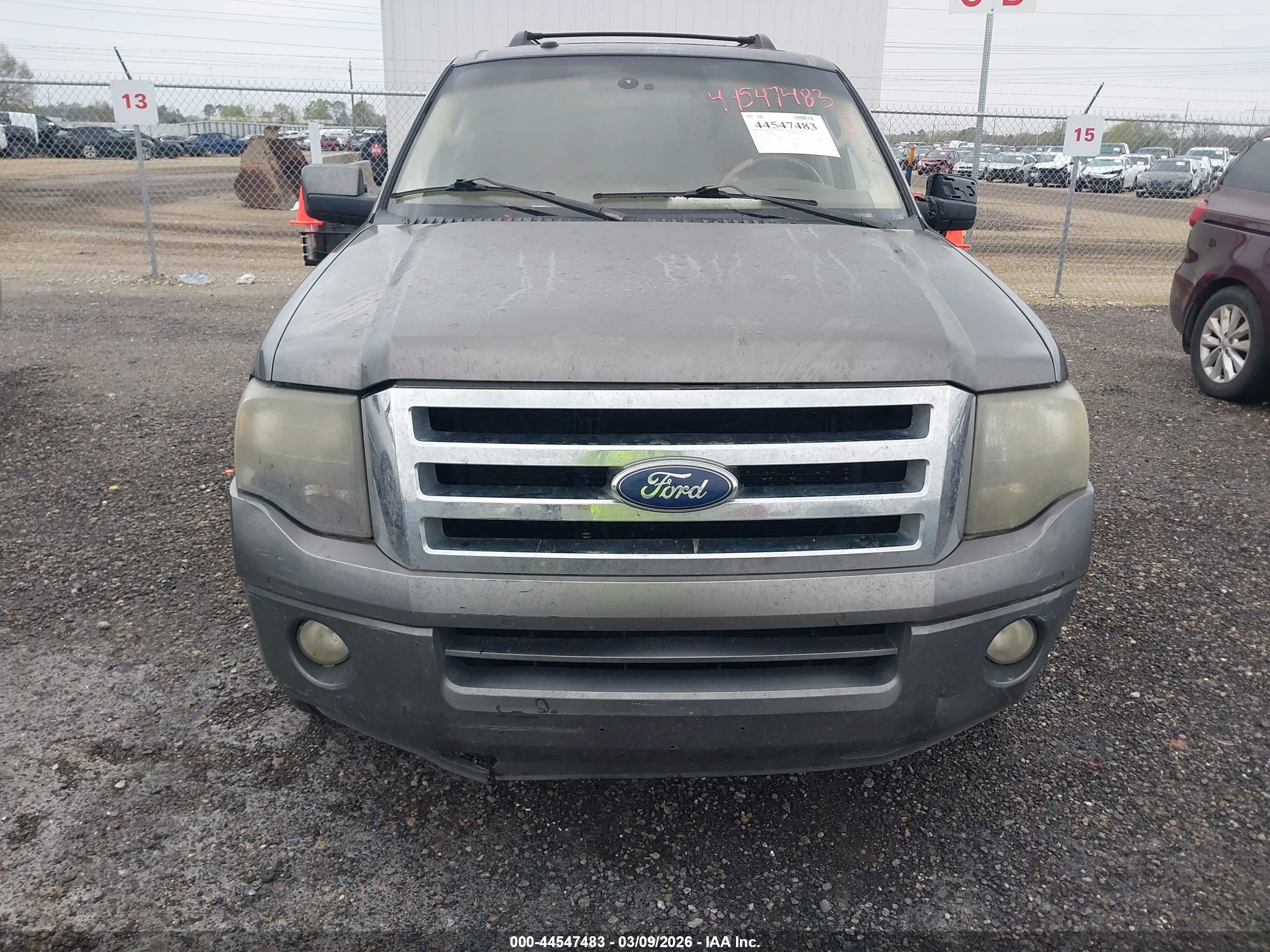 FORD EXPEDITION image 6