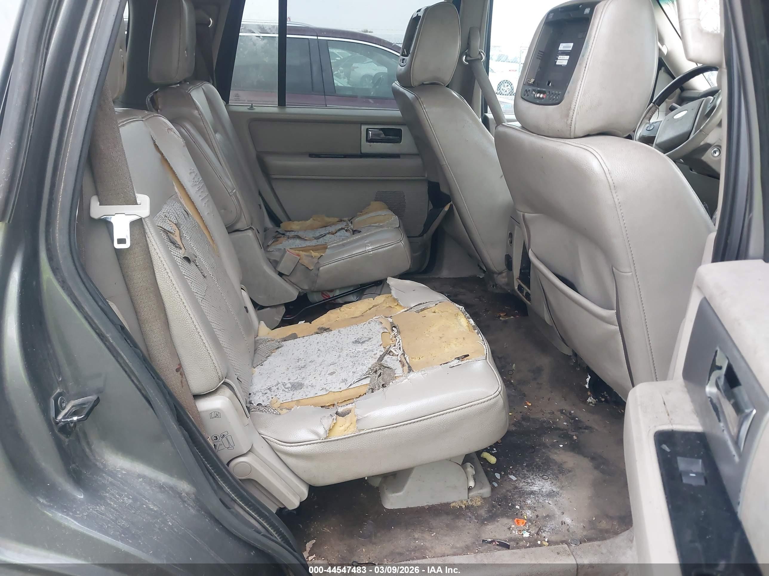 FORD EXPEDITION image 8