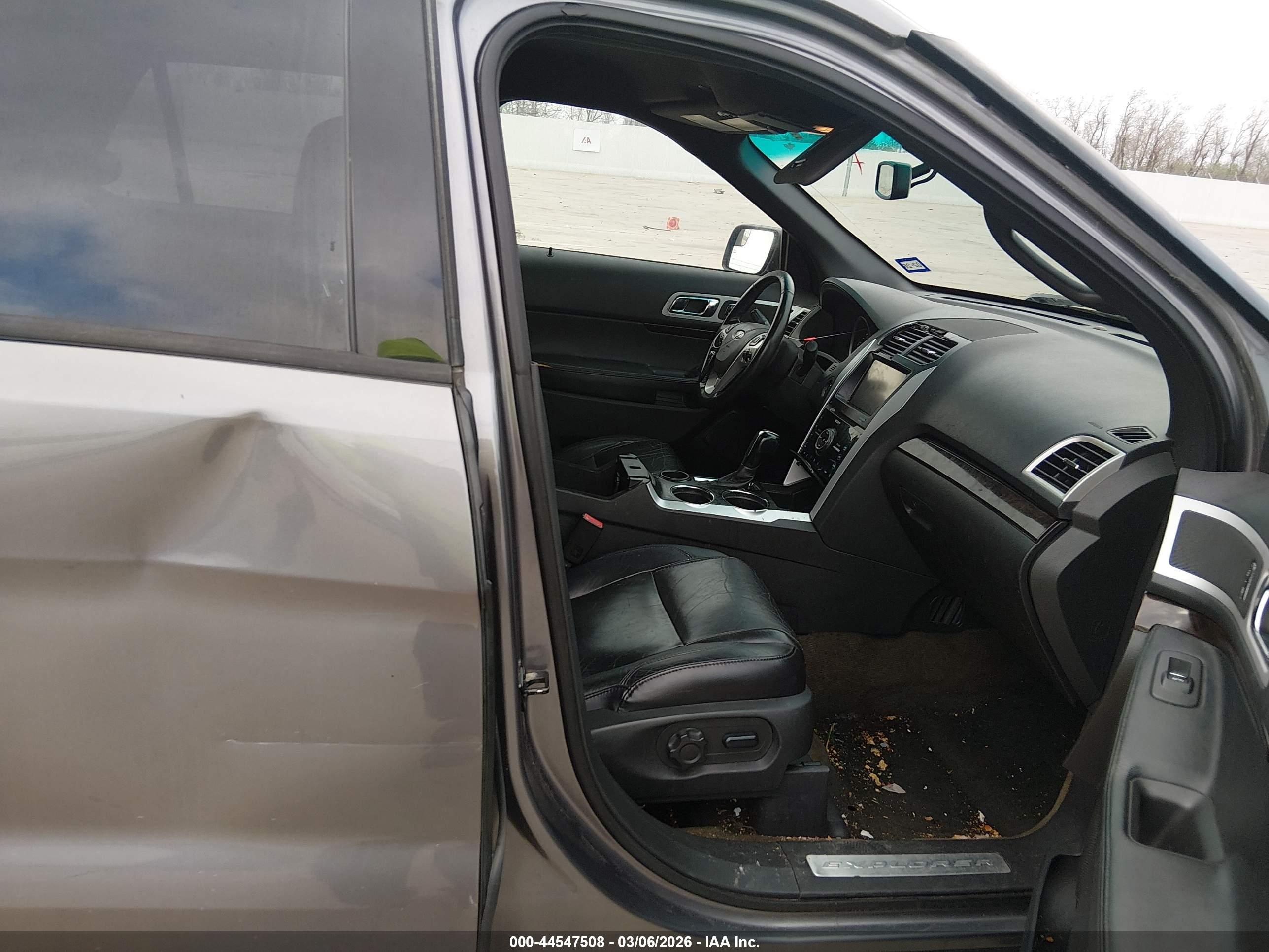 FORD EXPLORER image 5