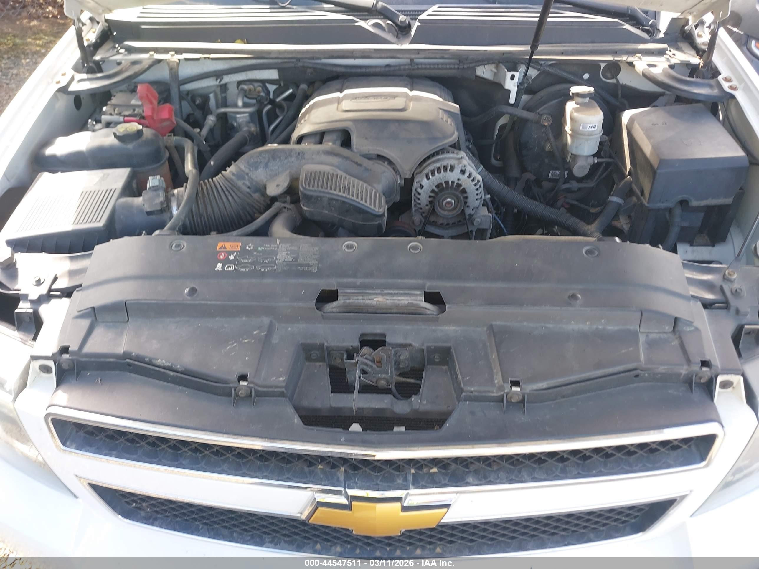 CHEVROLET TAHOE image 10