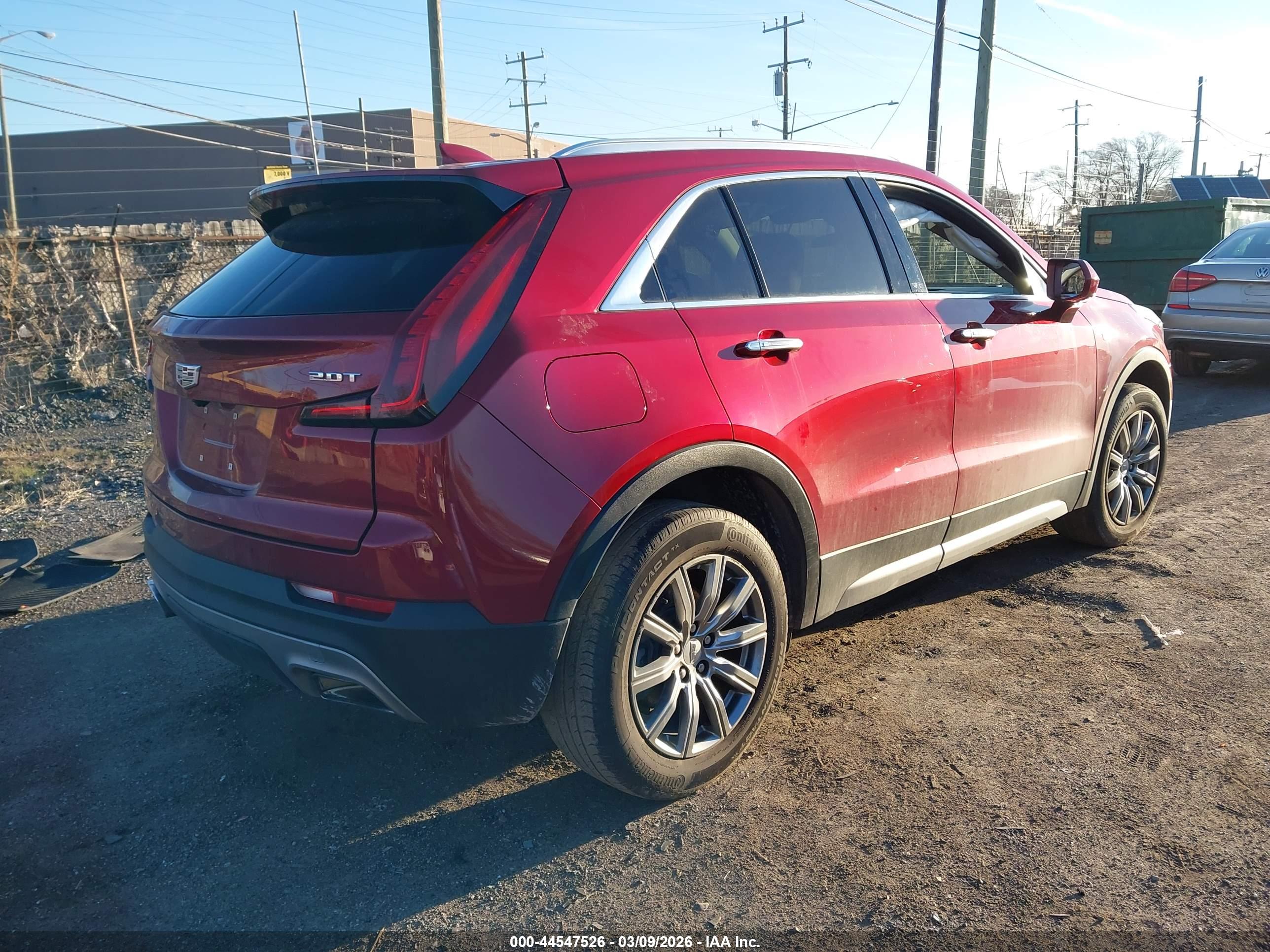 CADILLAC XT4 image 4