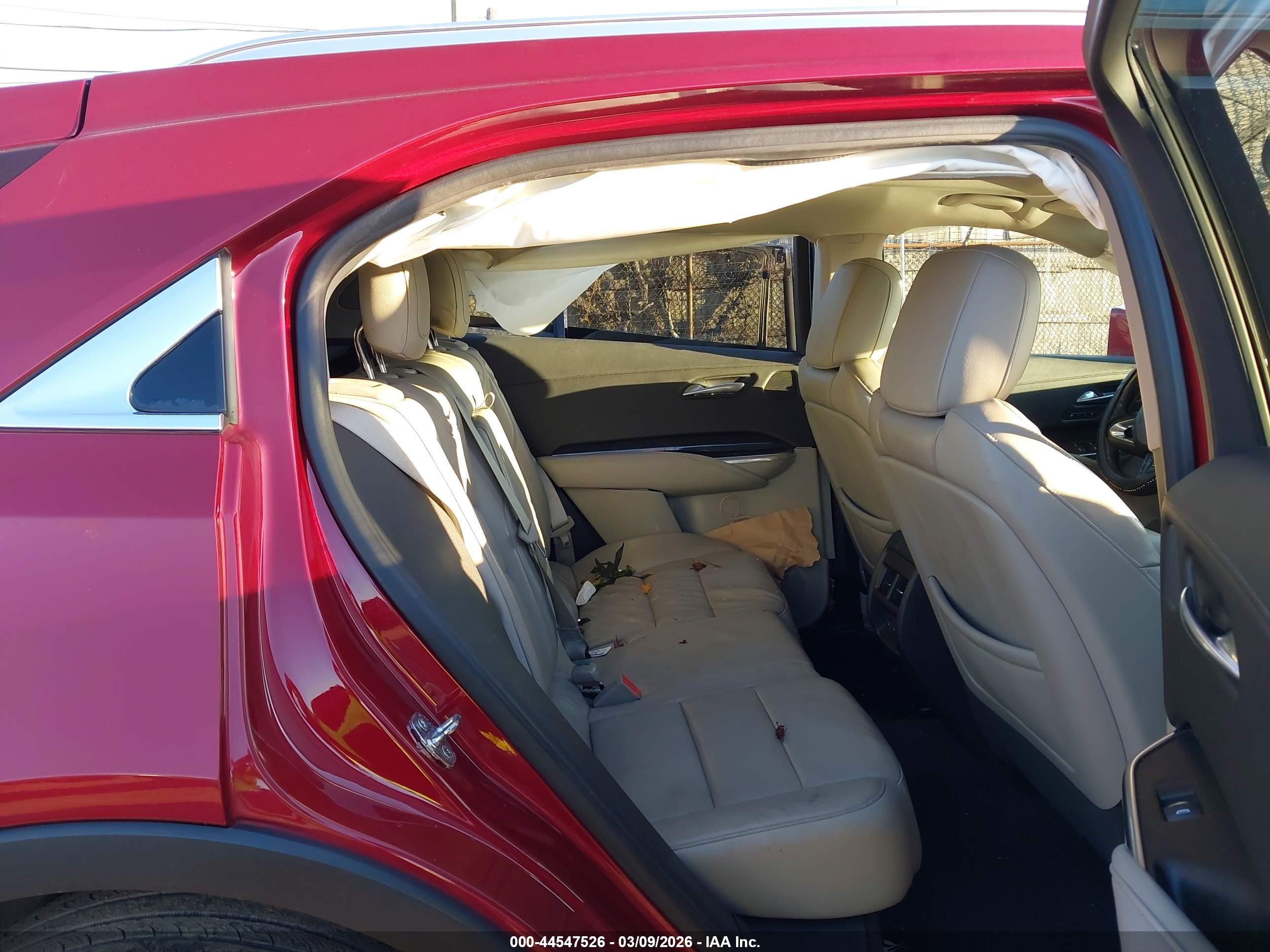 CADILLAC XT4 image 8