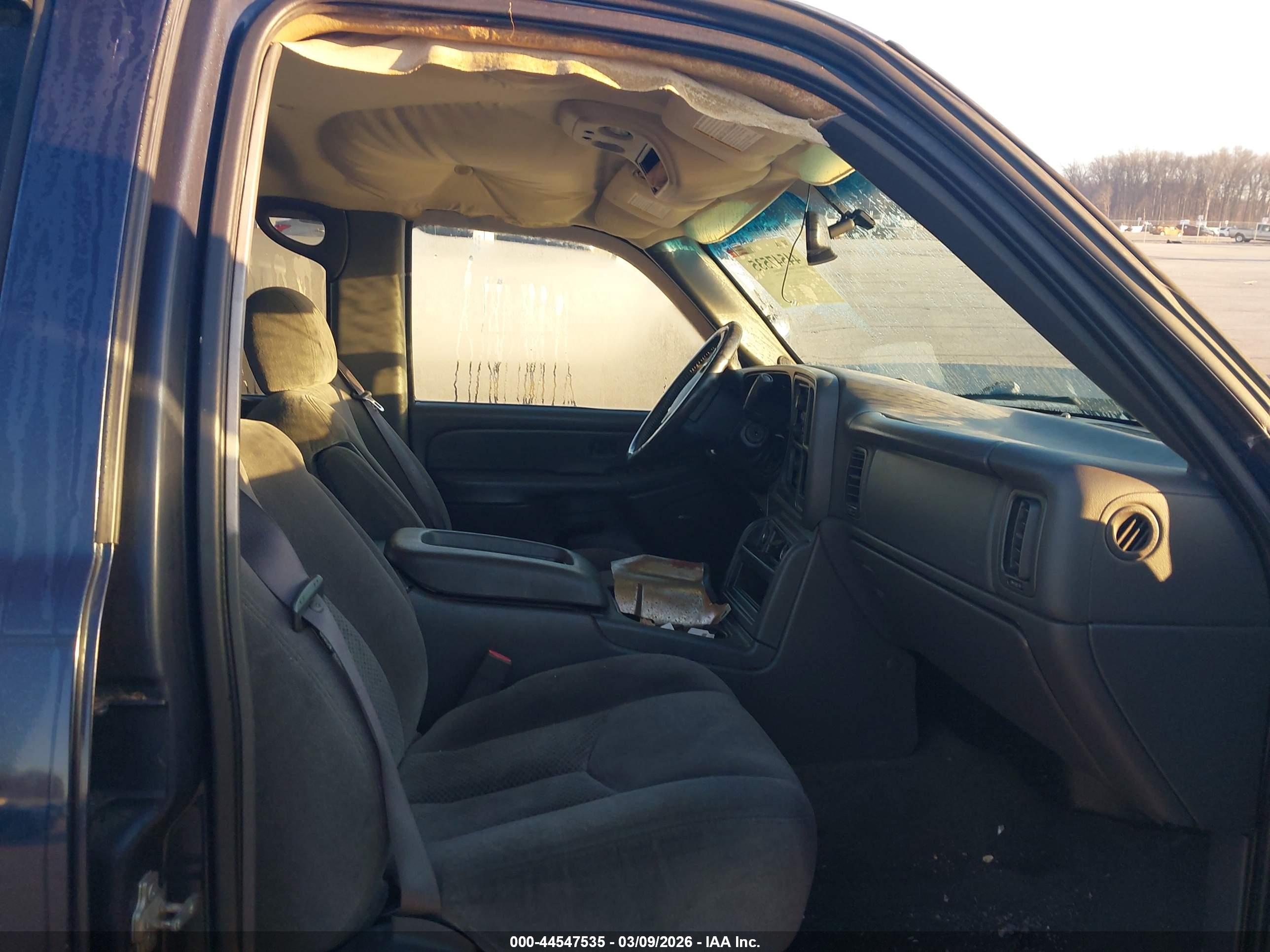 CHEVROLET SILVERADO image 5