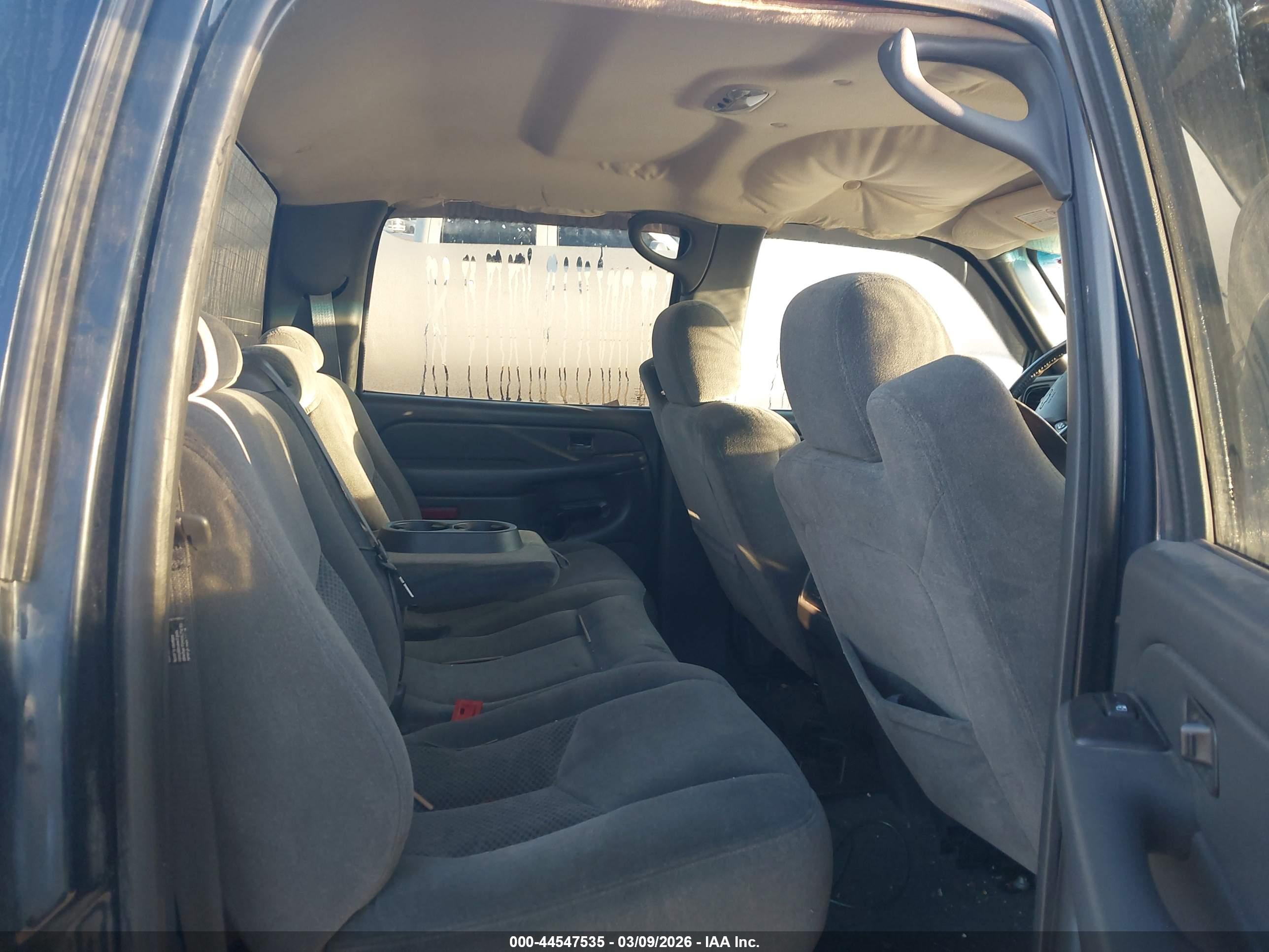 CHEVROLET SILVERADO image 8