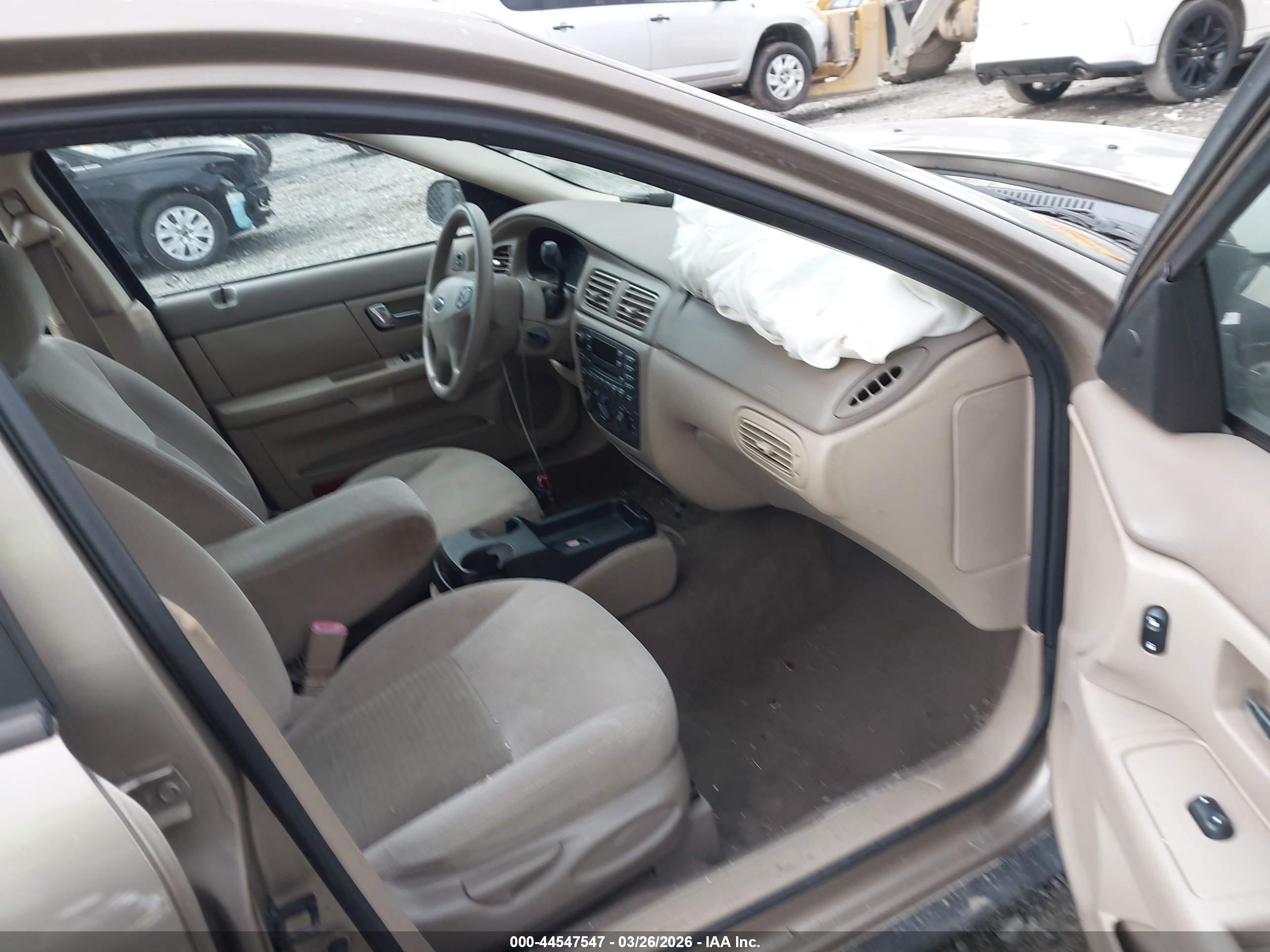 FORD TAURUS image 5