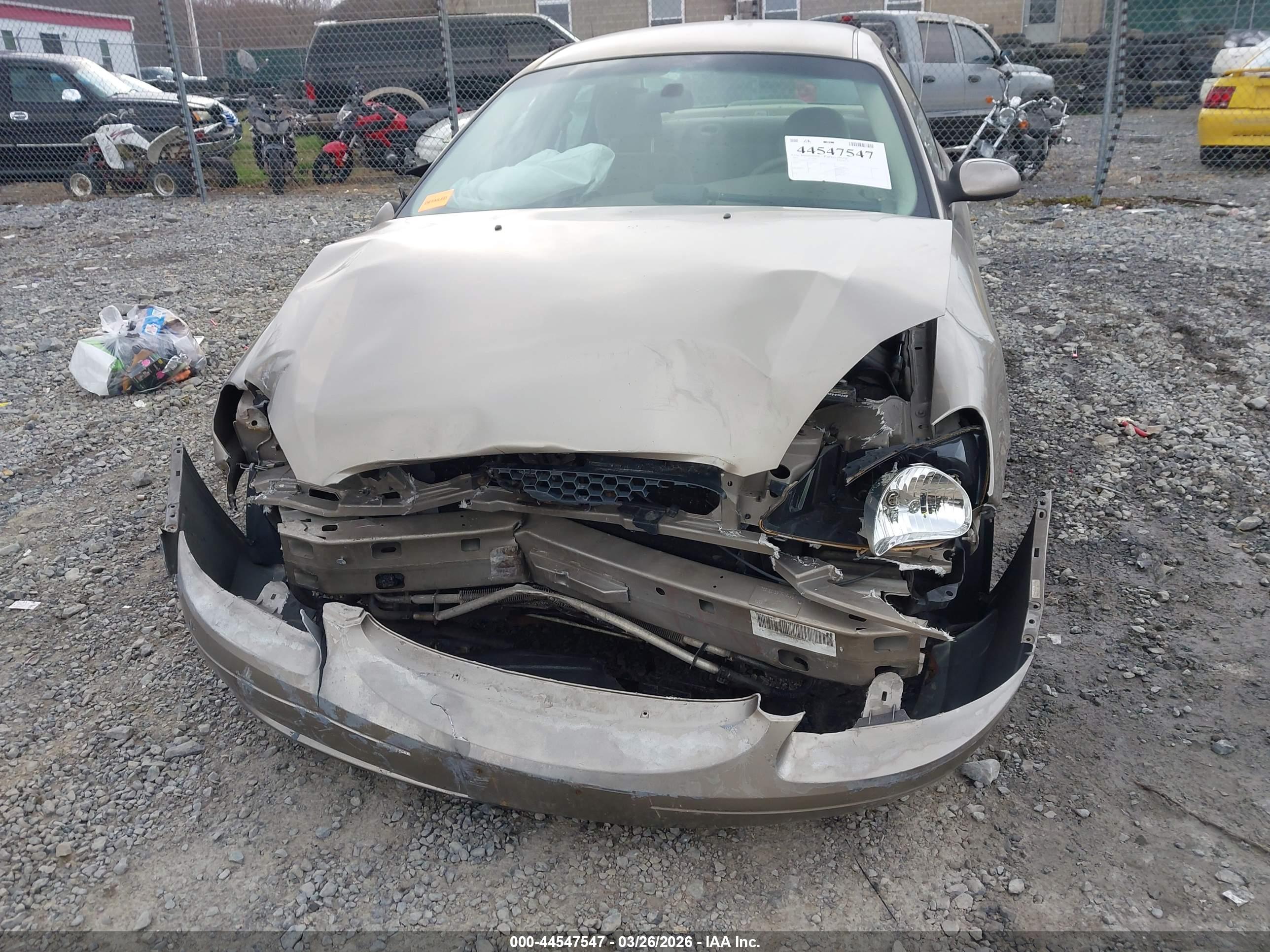FORD TAURUS image 6