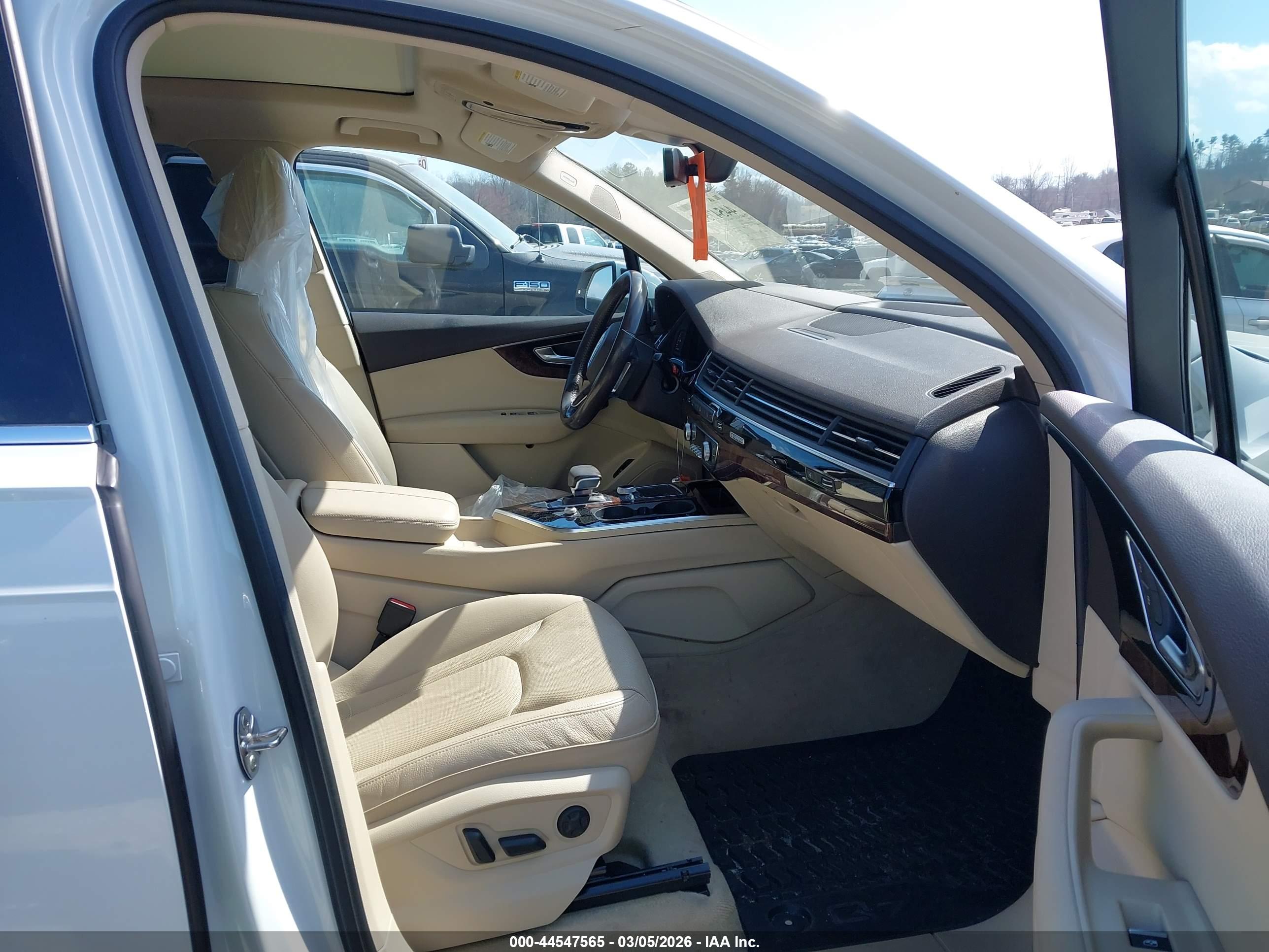 AUDI Q7 image 5