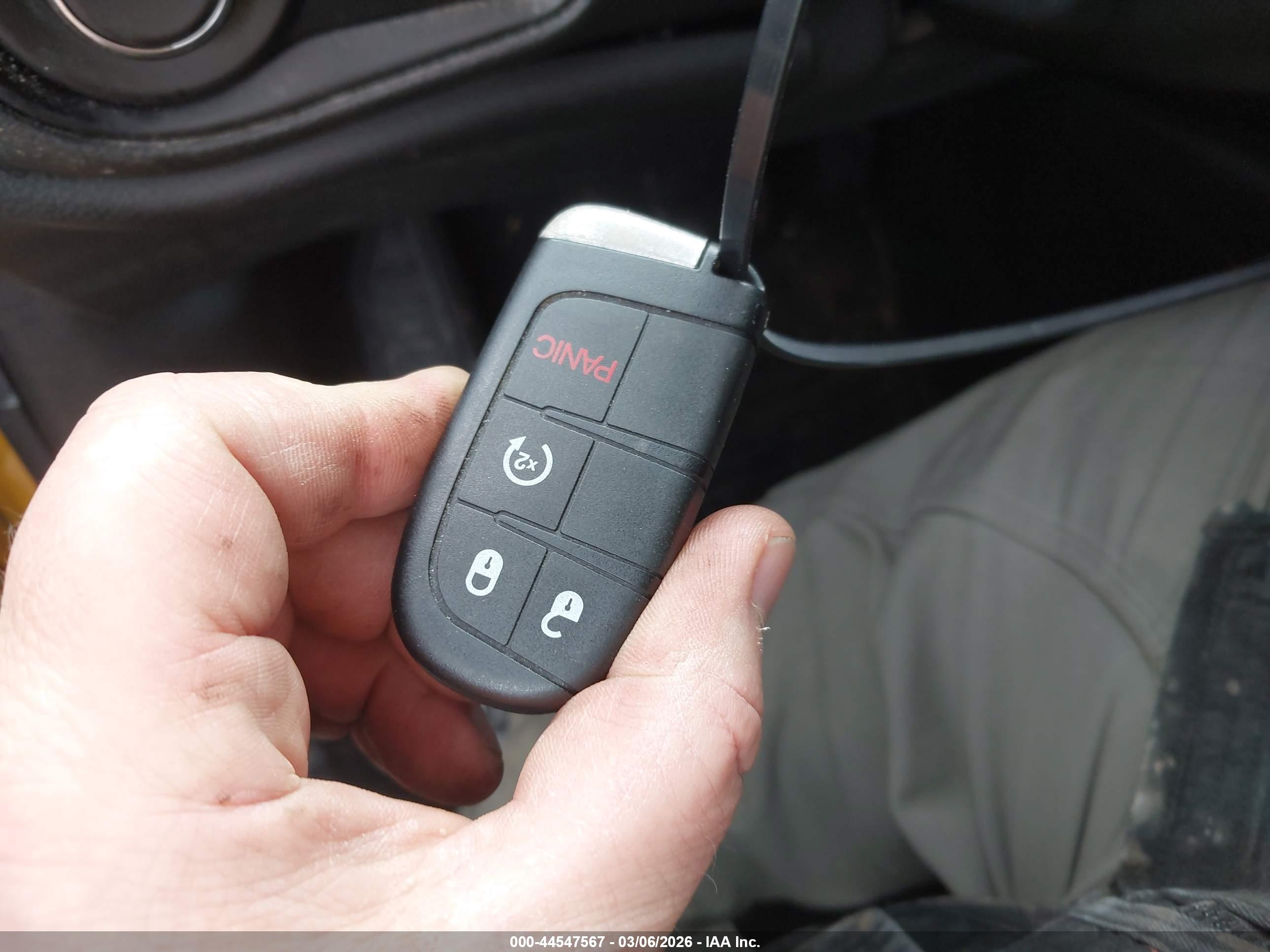 JEEP RENEGADE image 11