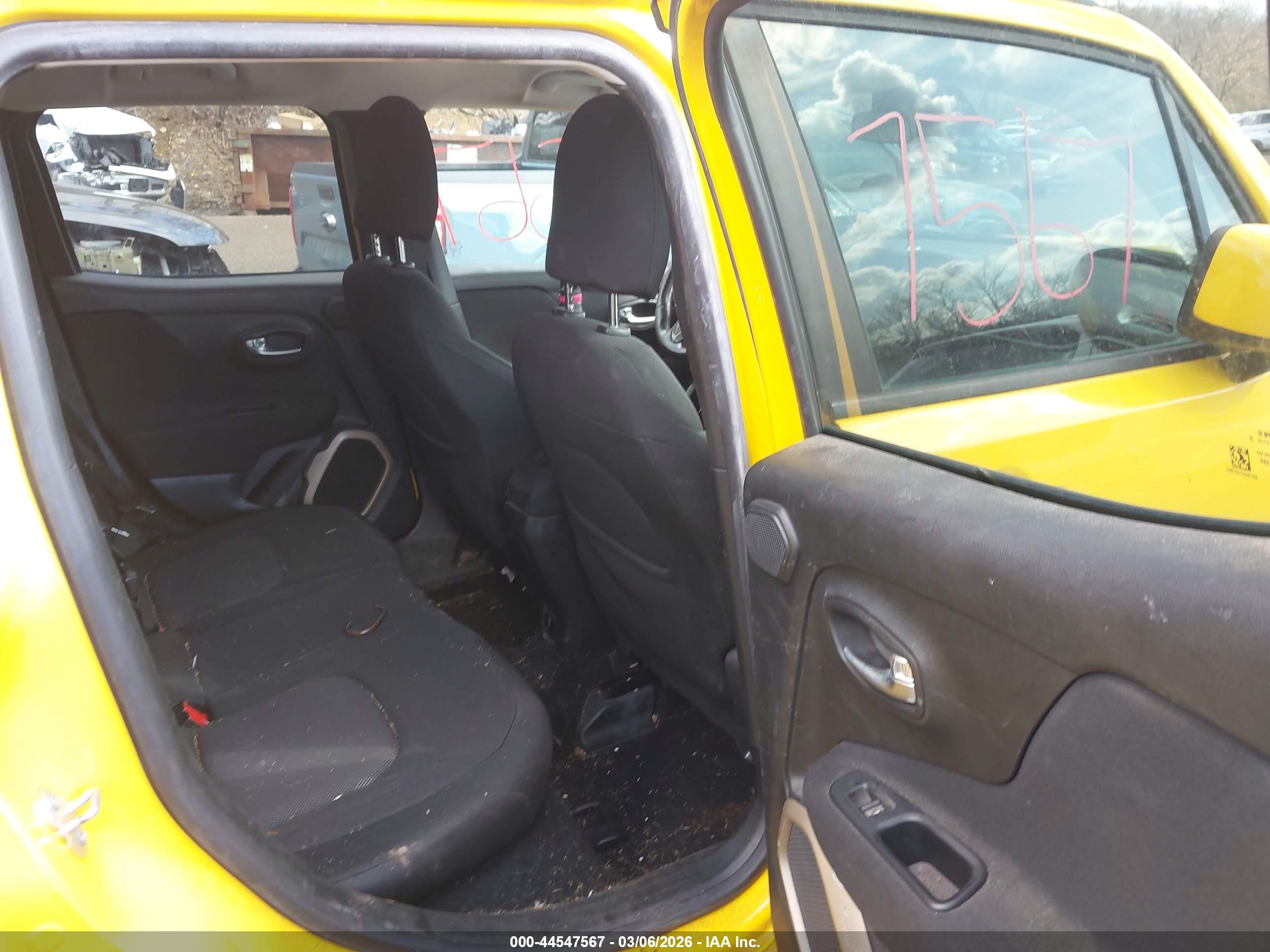 JEEP RENEGADE image 8