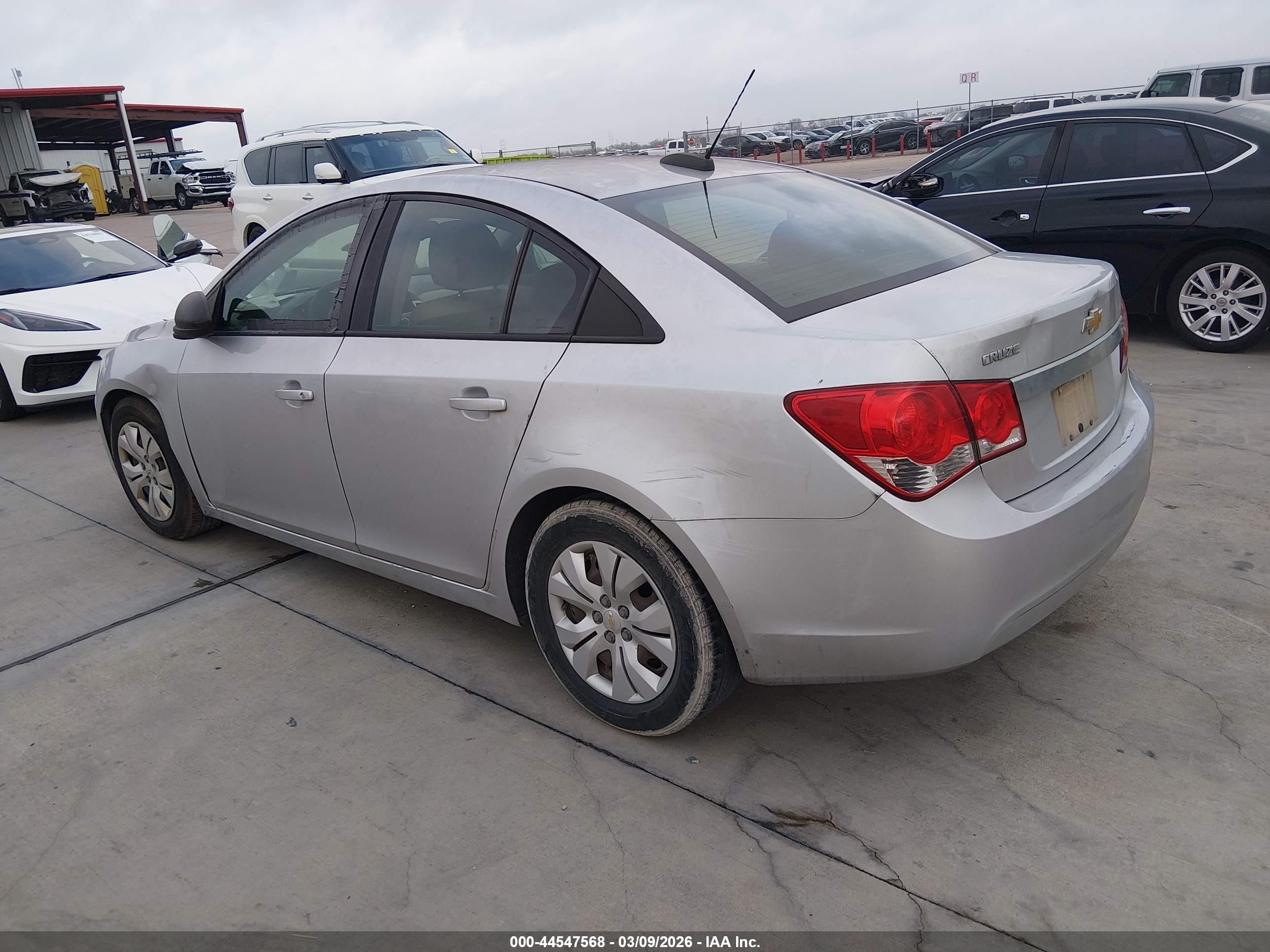 CHEVROLET CRUZE image 3