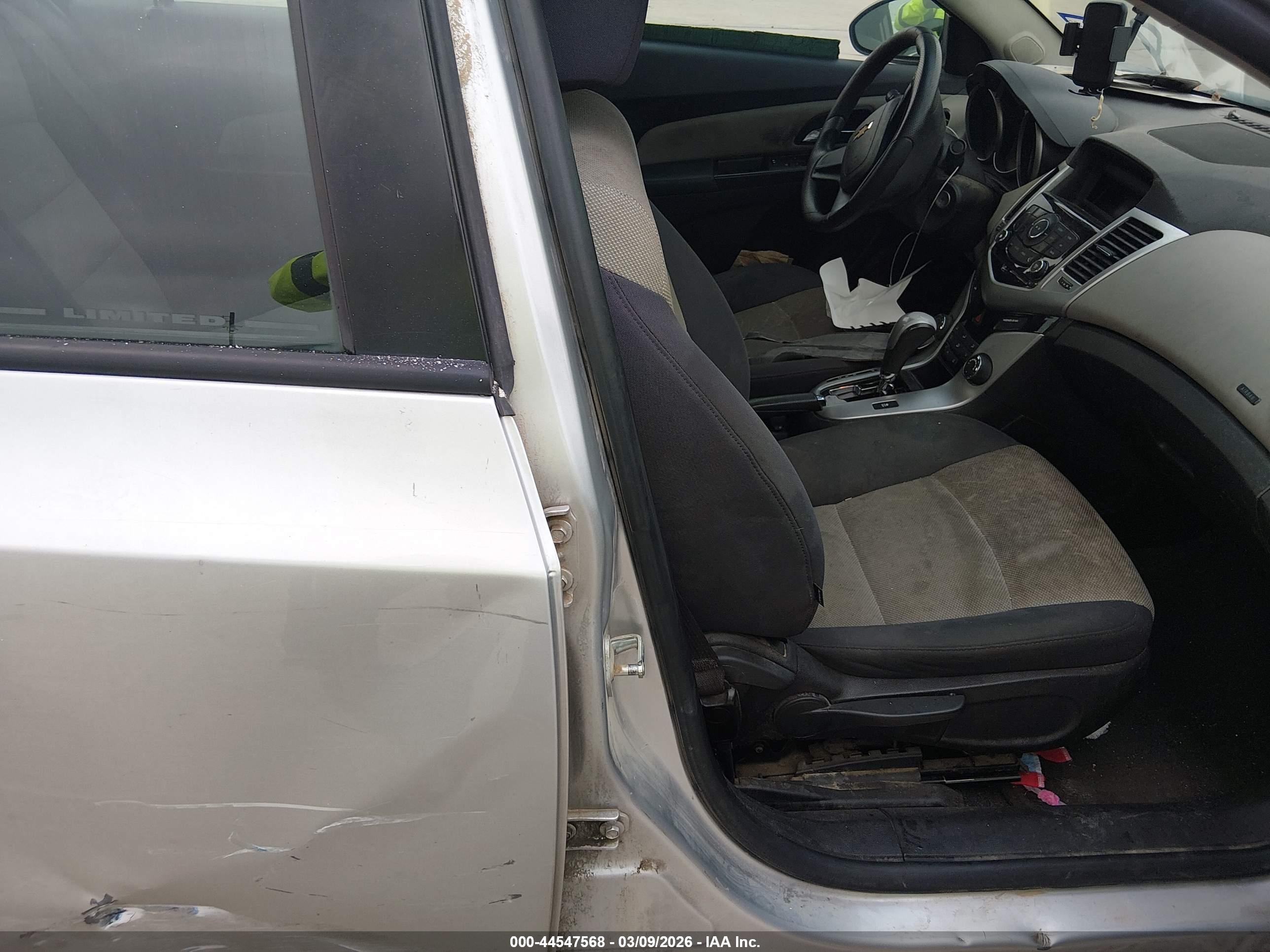 CHEVROLET CRUZE image 5
