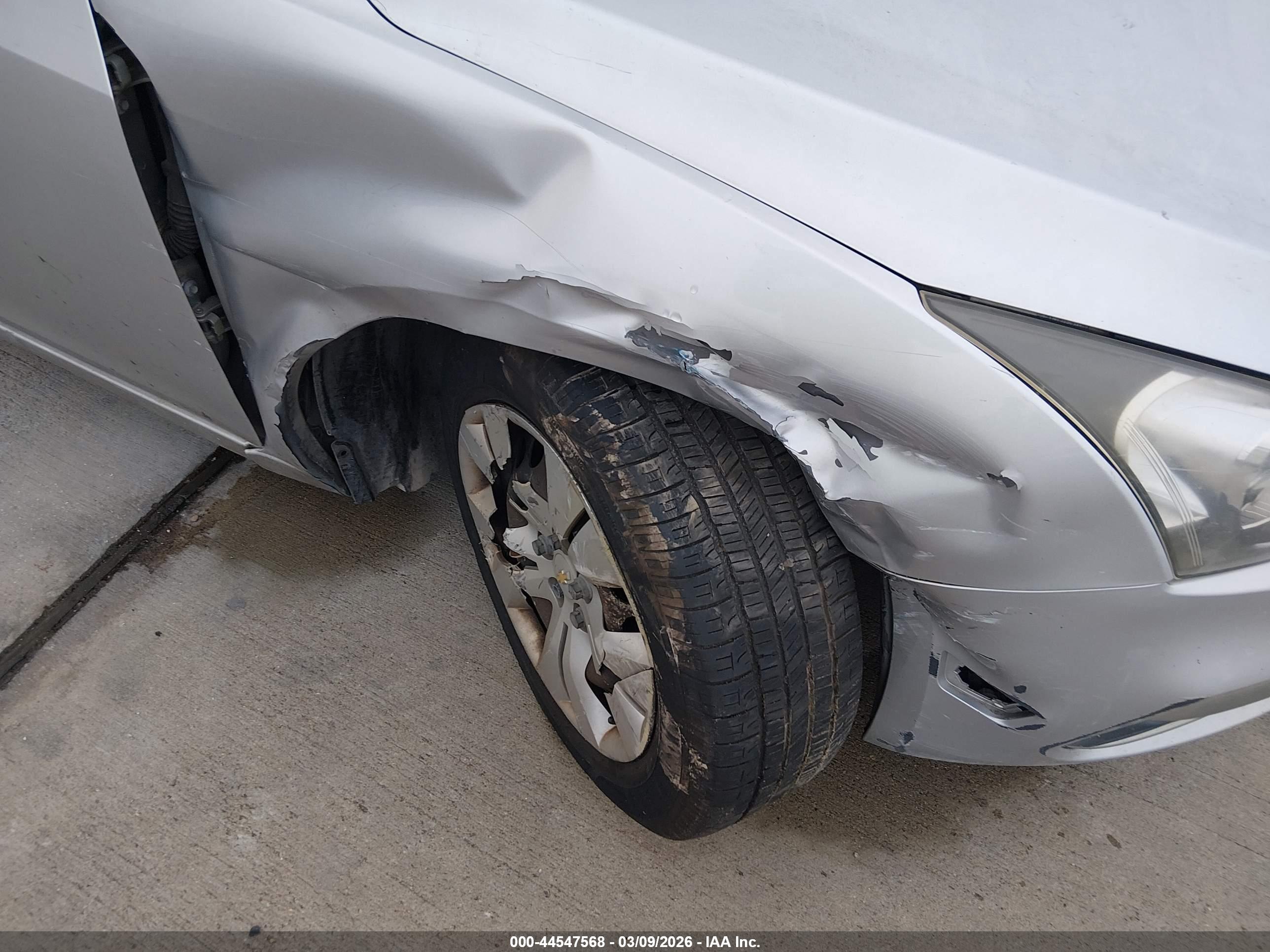 CHEVROLET CRUZE image 6