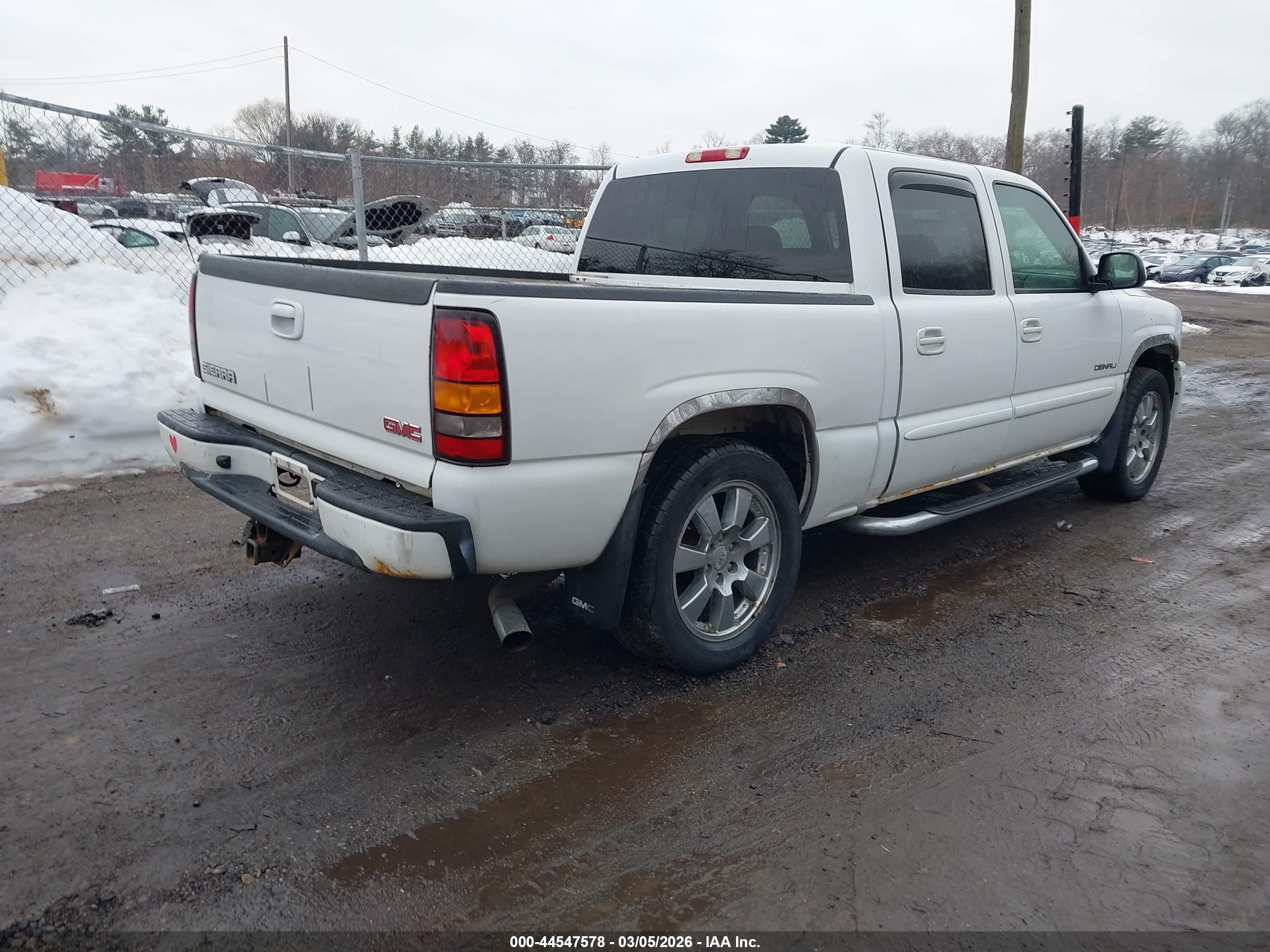 GMC SIERRA image 4