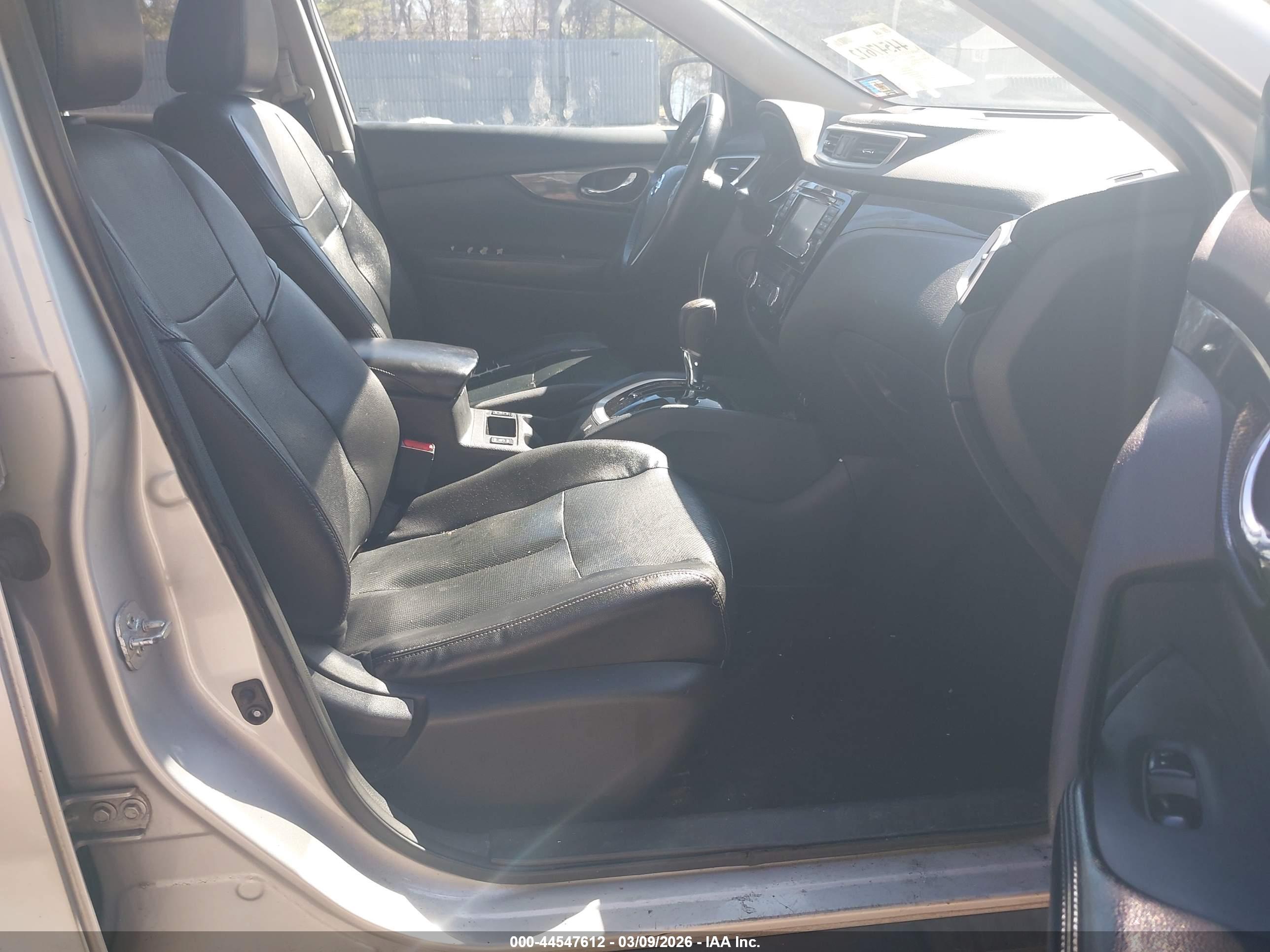 NISSAN ROGUE image 5