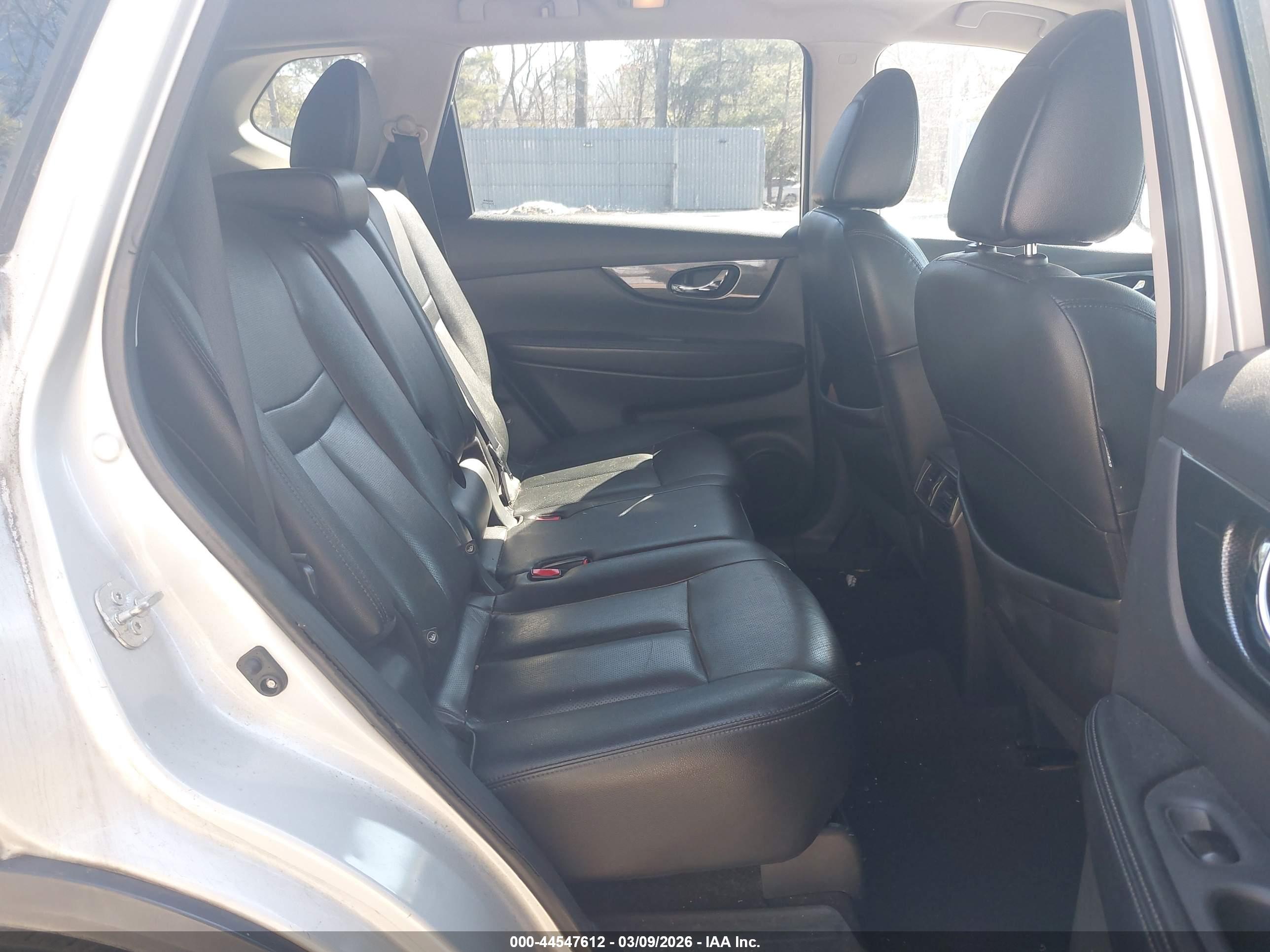 NISSAN ROGUE image 8