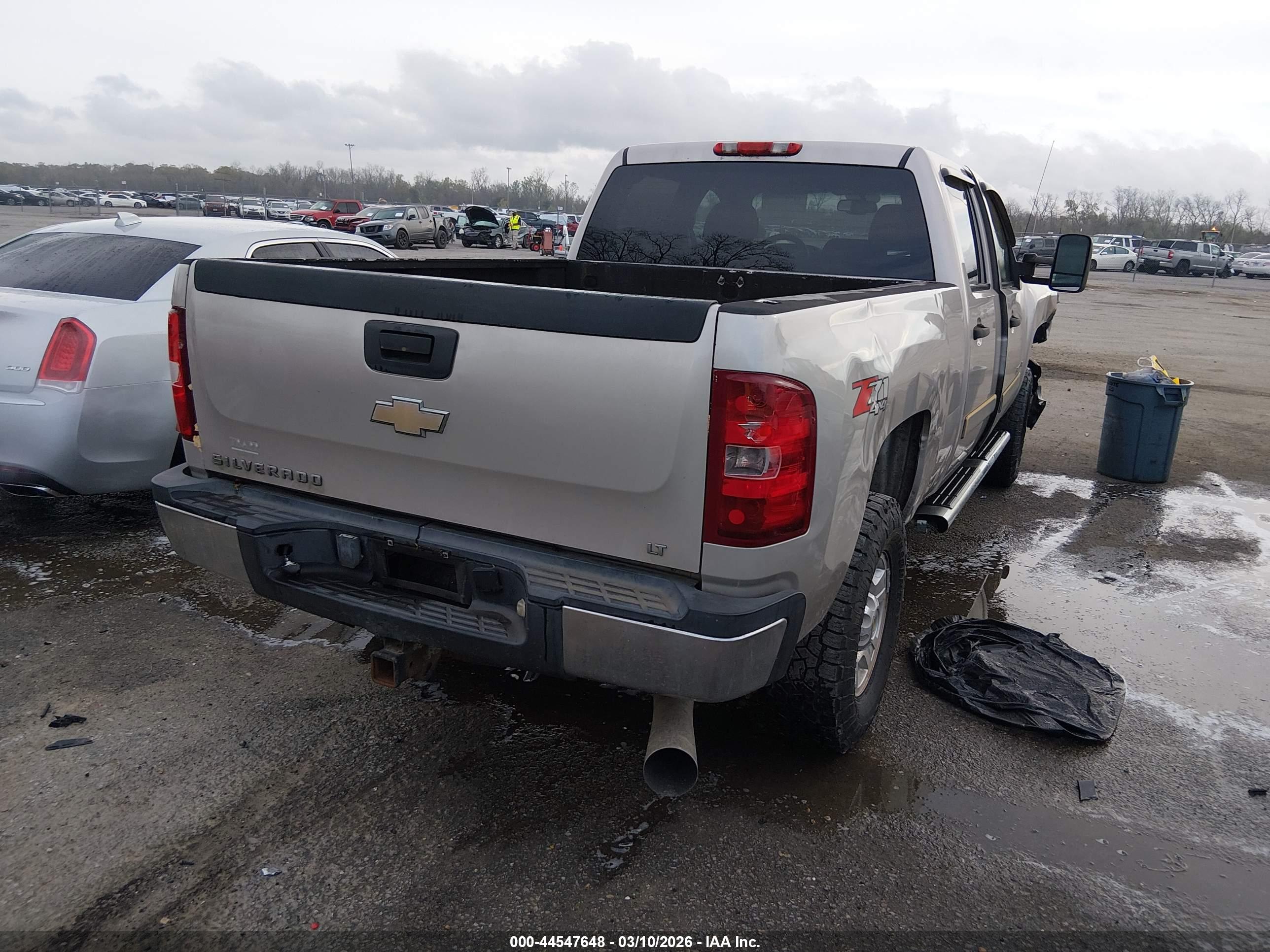 CHEVROLET SILVERADO image 4
