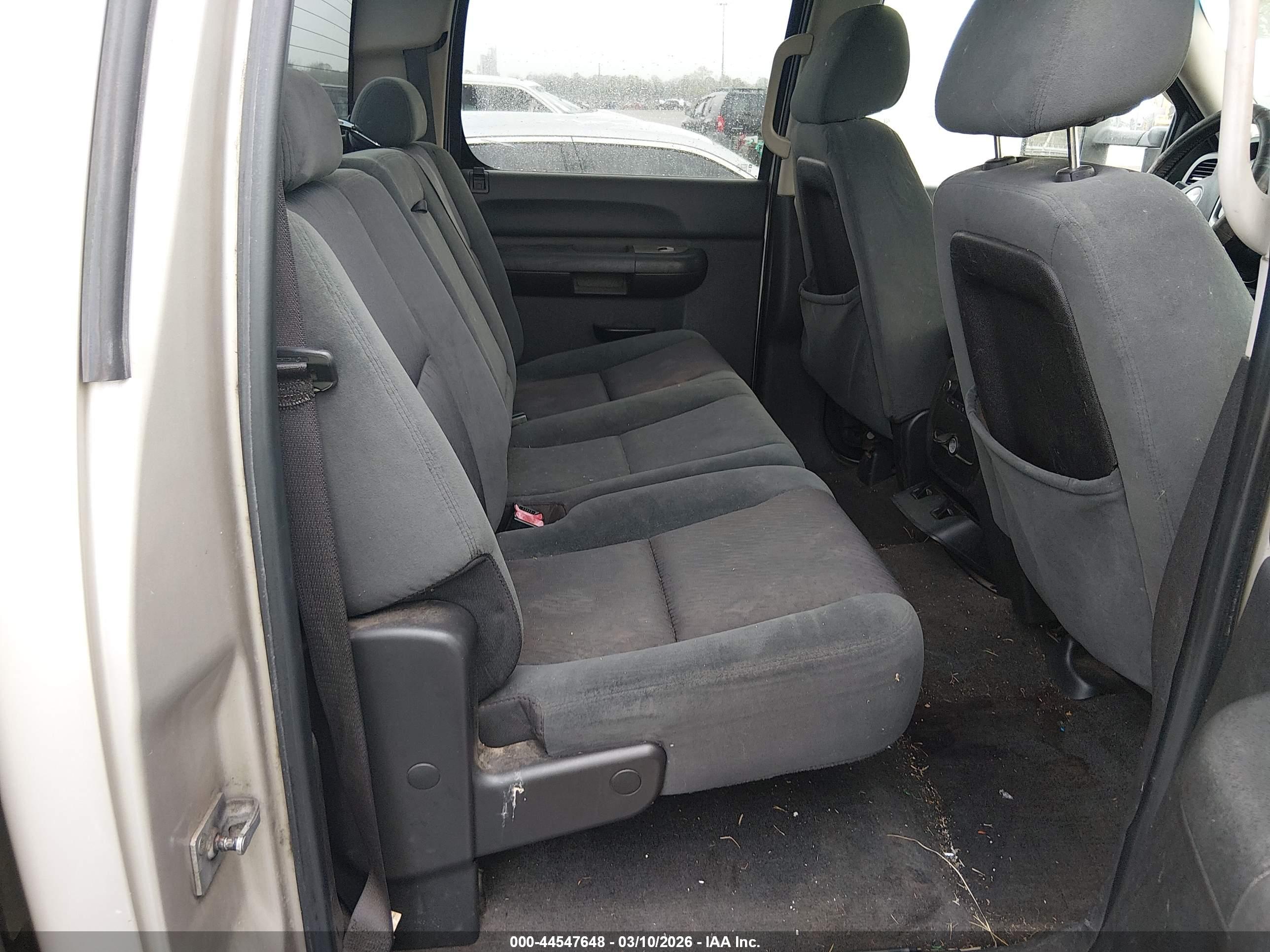 CHEVROLET SILVERADO image 8