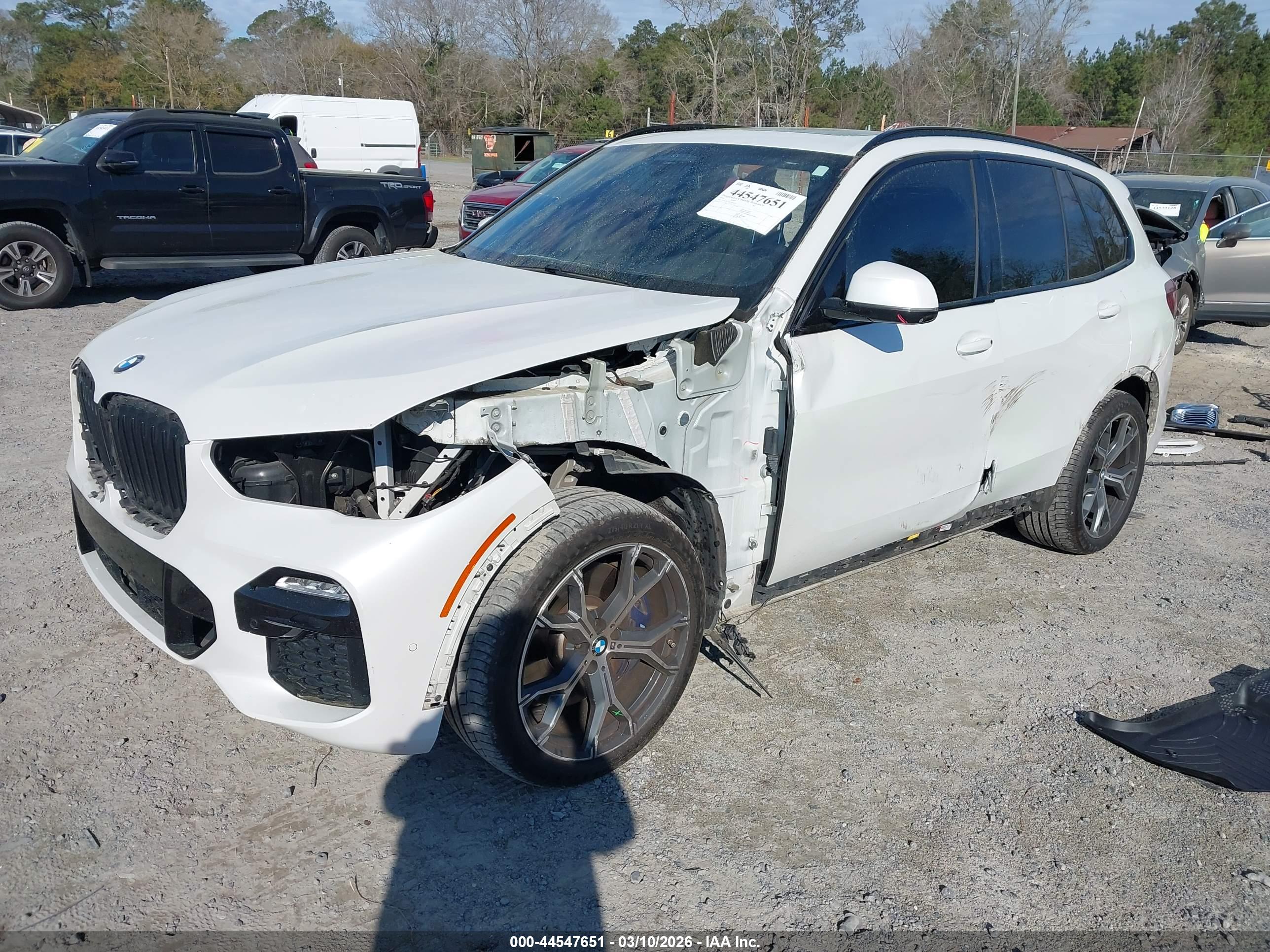 BMW X5 image 2