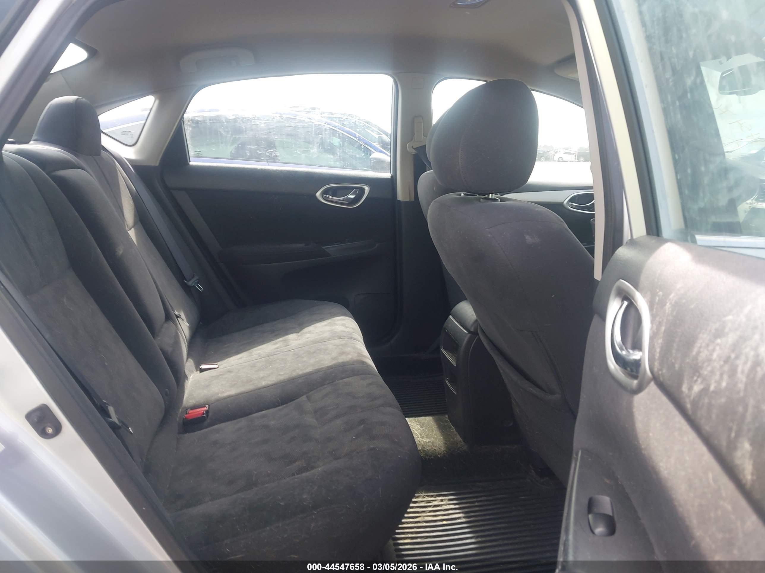 NISSAN SENTRA image 8