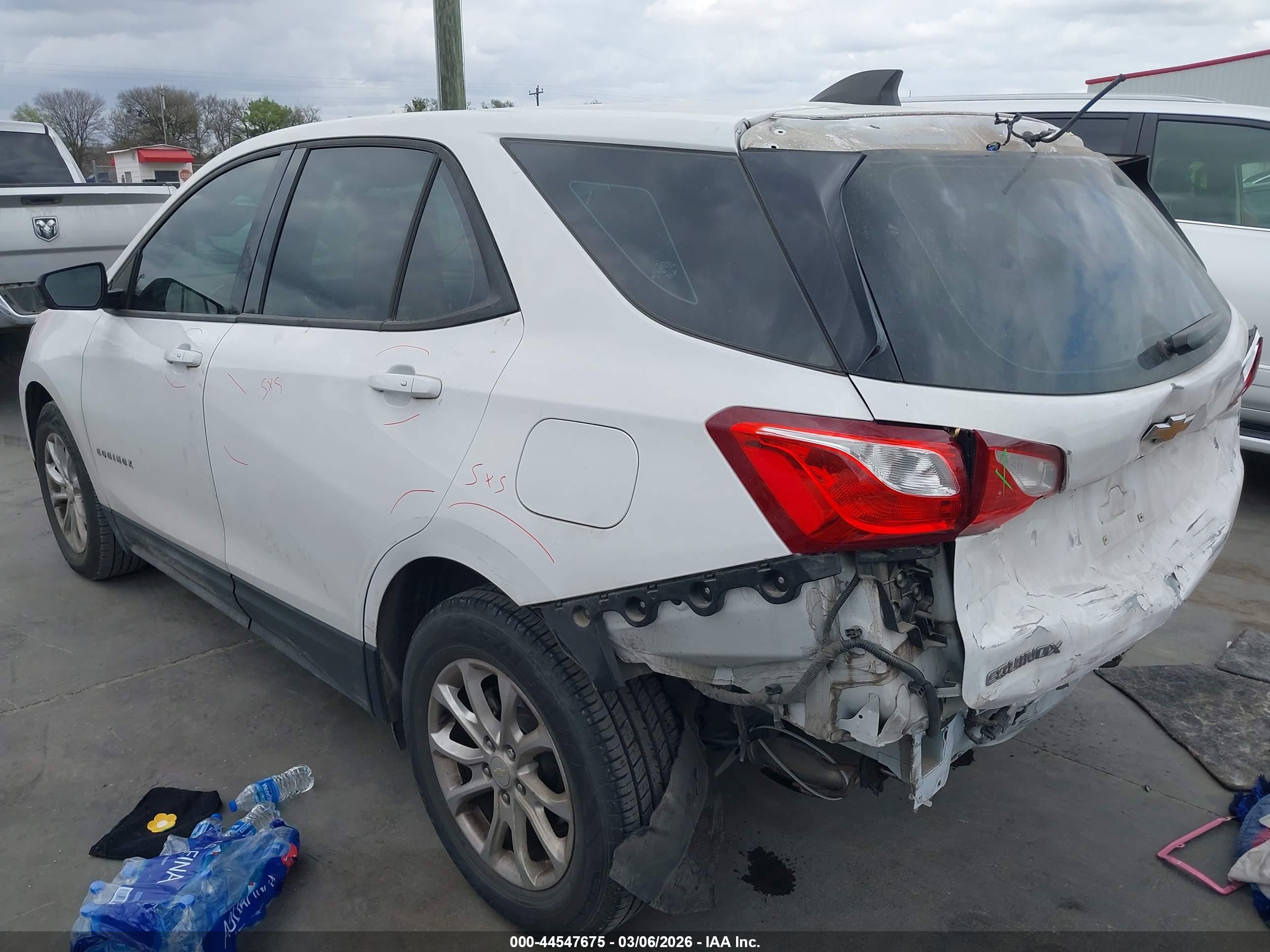 CHEVROLET EQUINOX image 3