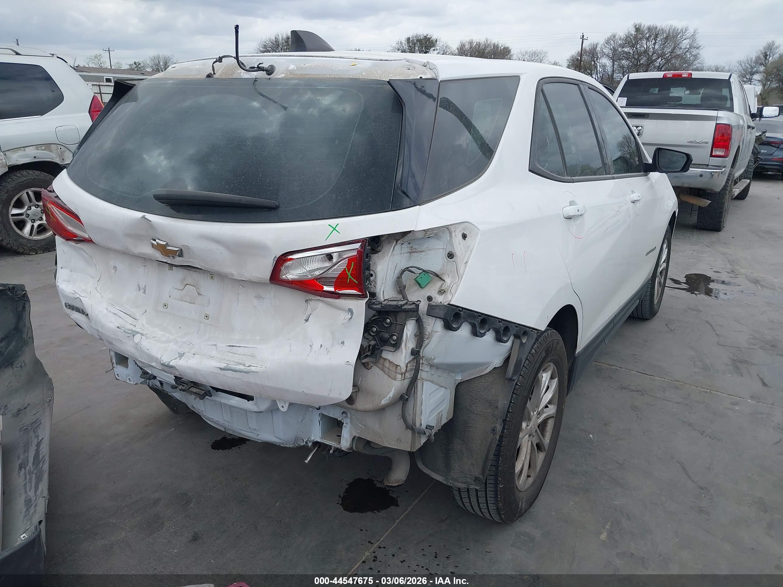 CHEVROLET EQUINOX image 4