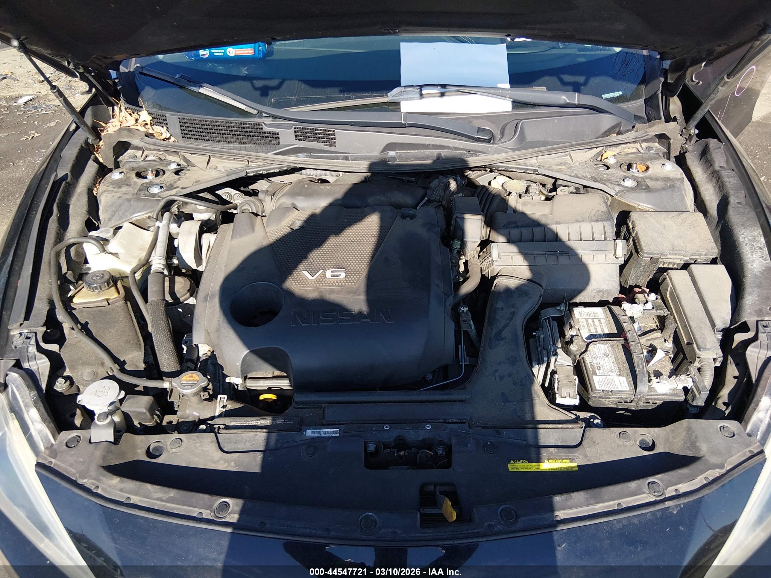 NISSAN MAXIMA image 10