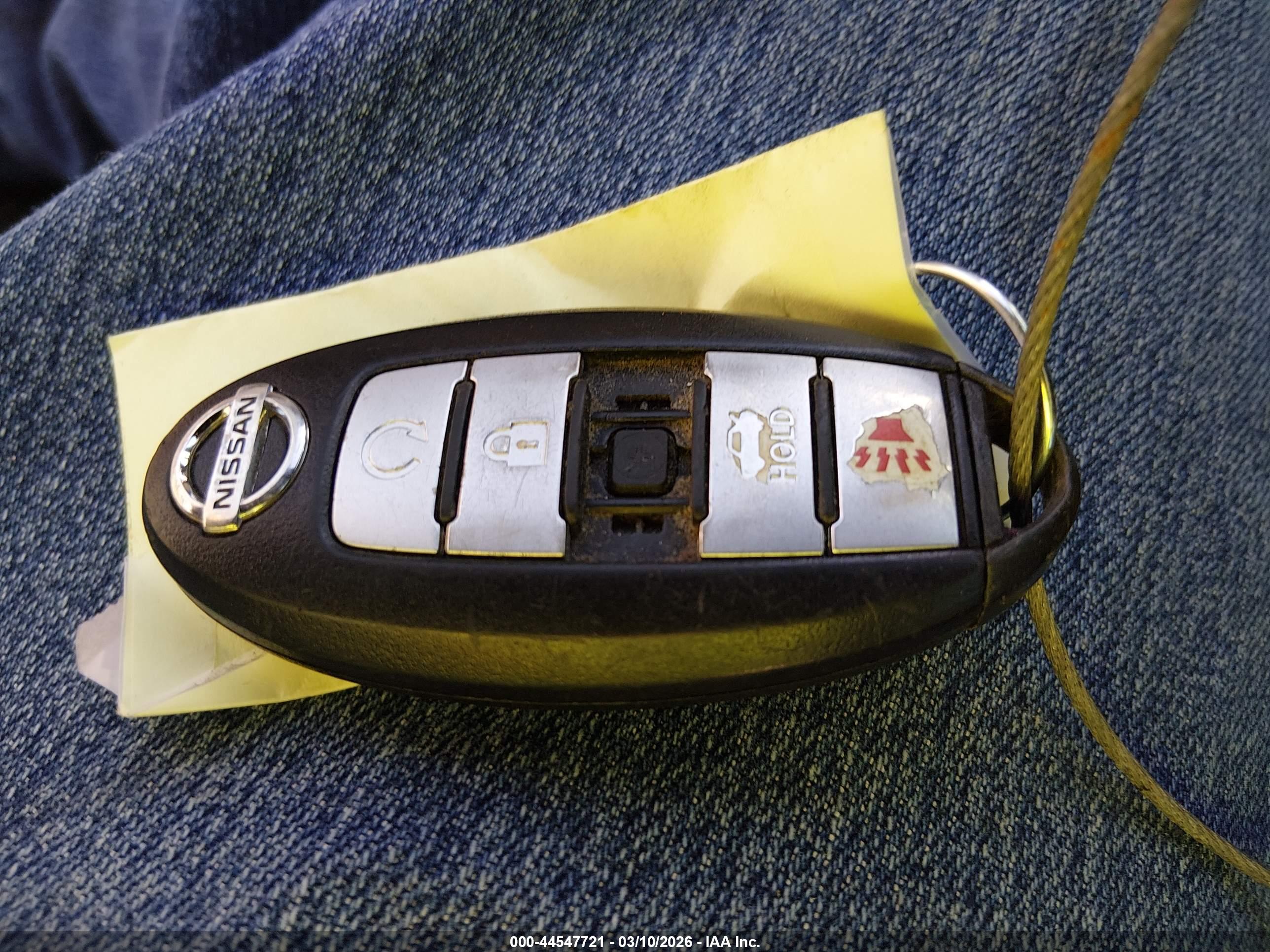 NISSAN MAXIMA image 11